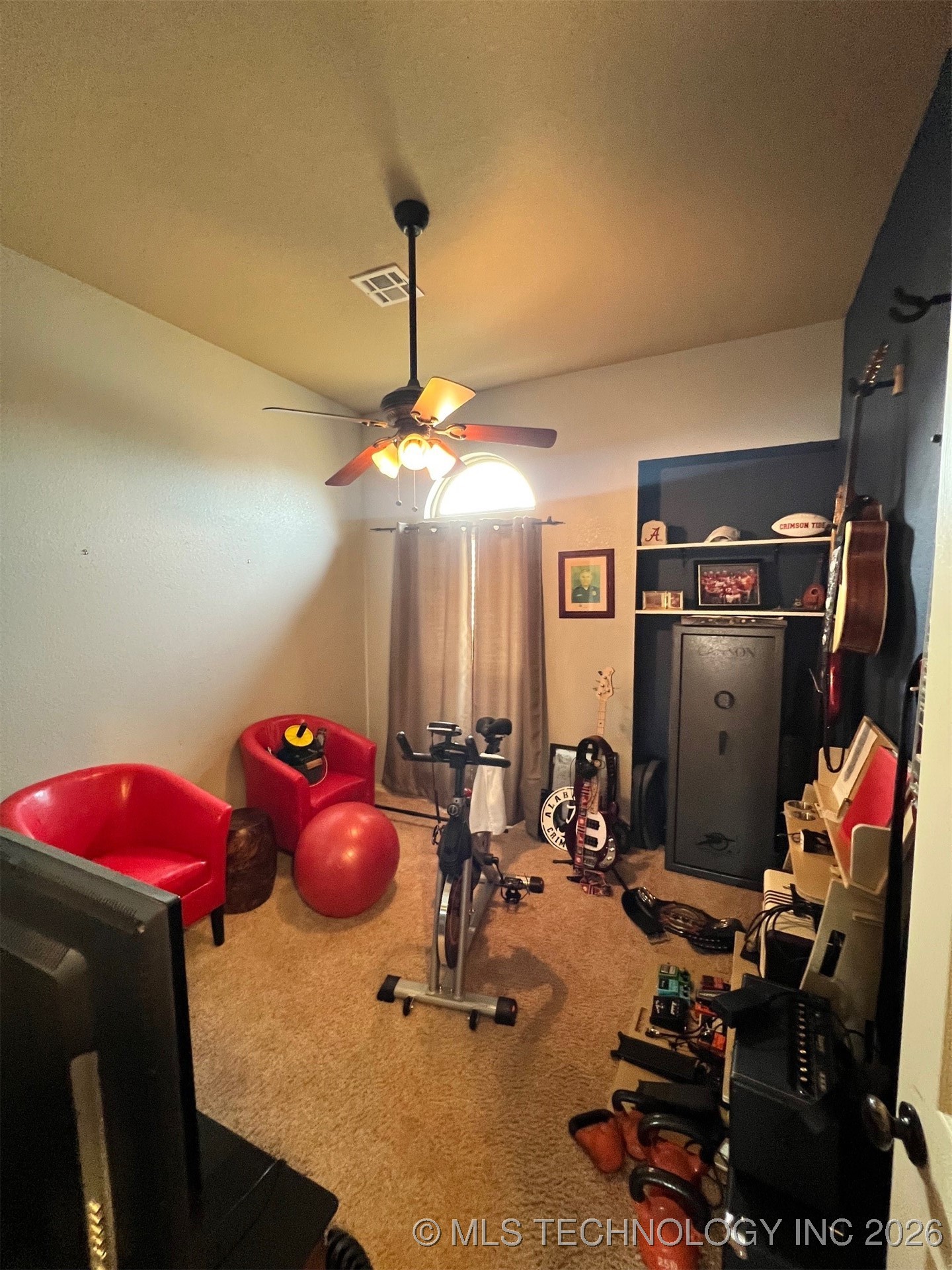 15616 S Birch Avenue Property Photo 9