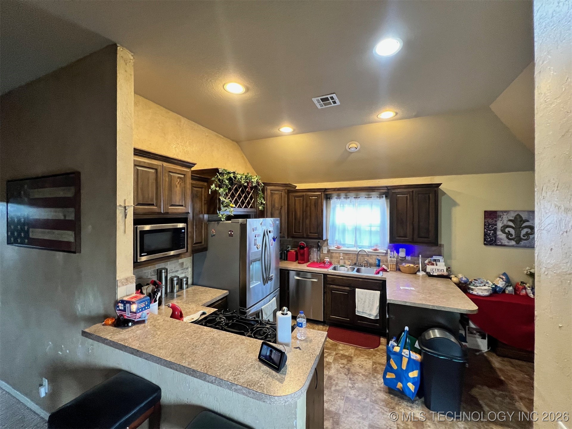 15616 S Birch Avenue Property Photo 11