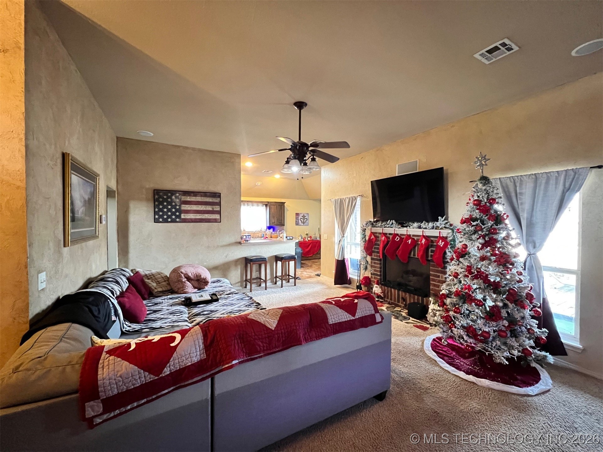 15616 S Birch Avenue Property Photo 12