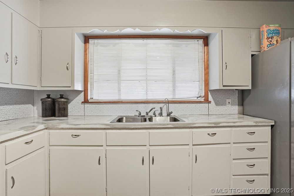 582 N Xenophon Avenue Property Photo 11