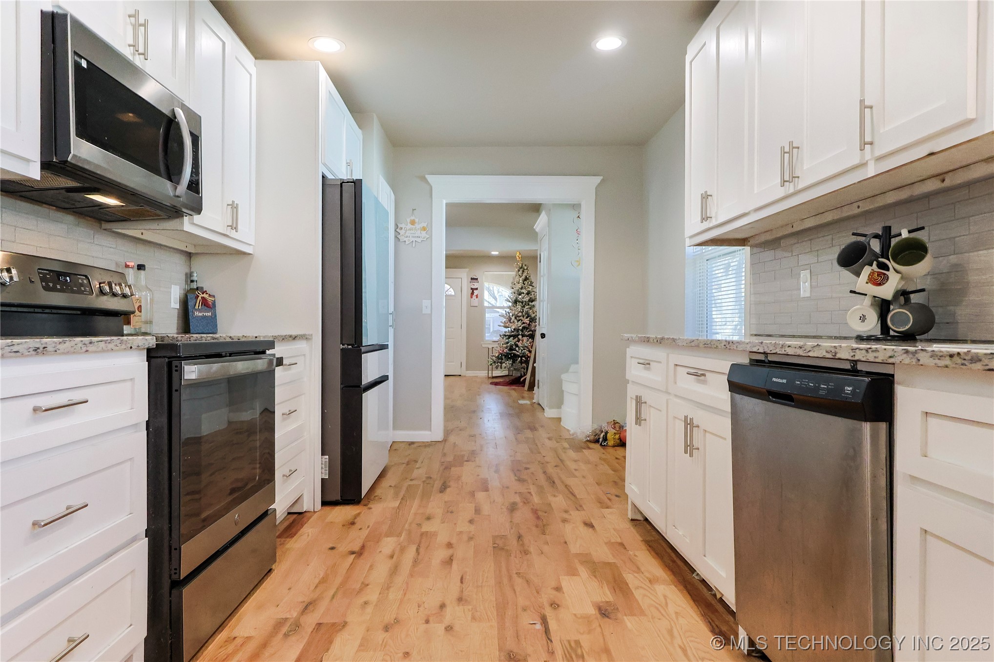 1320 S Keeler Avenue Property Photo 8