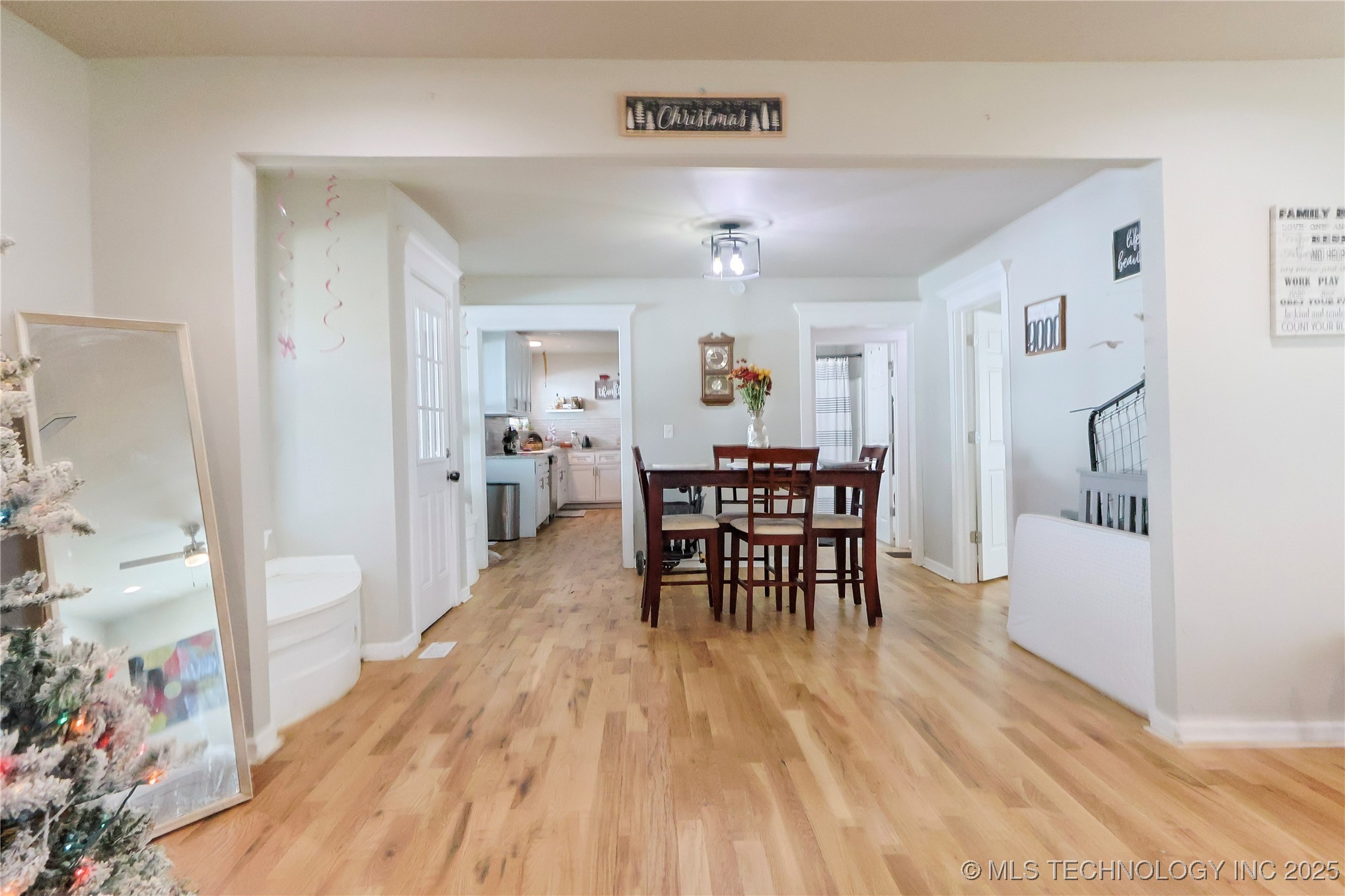 1320 S Keeler Avenue Property Photo 9