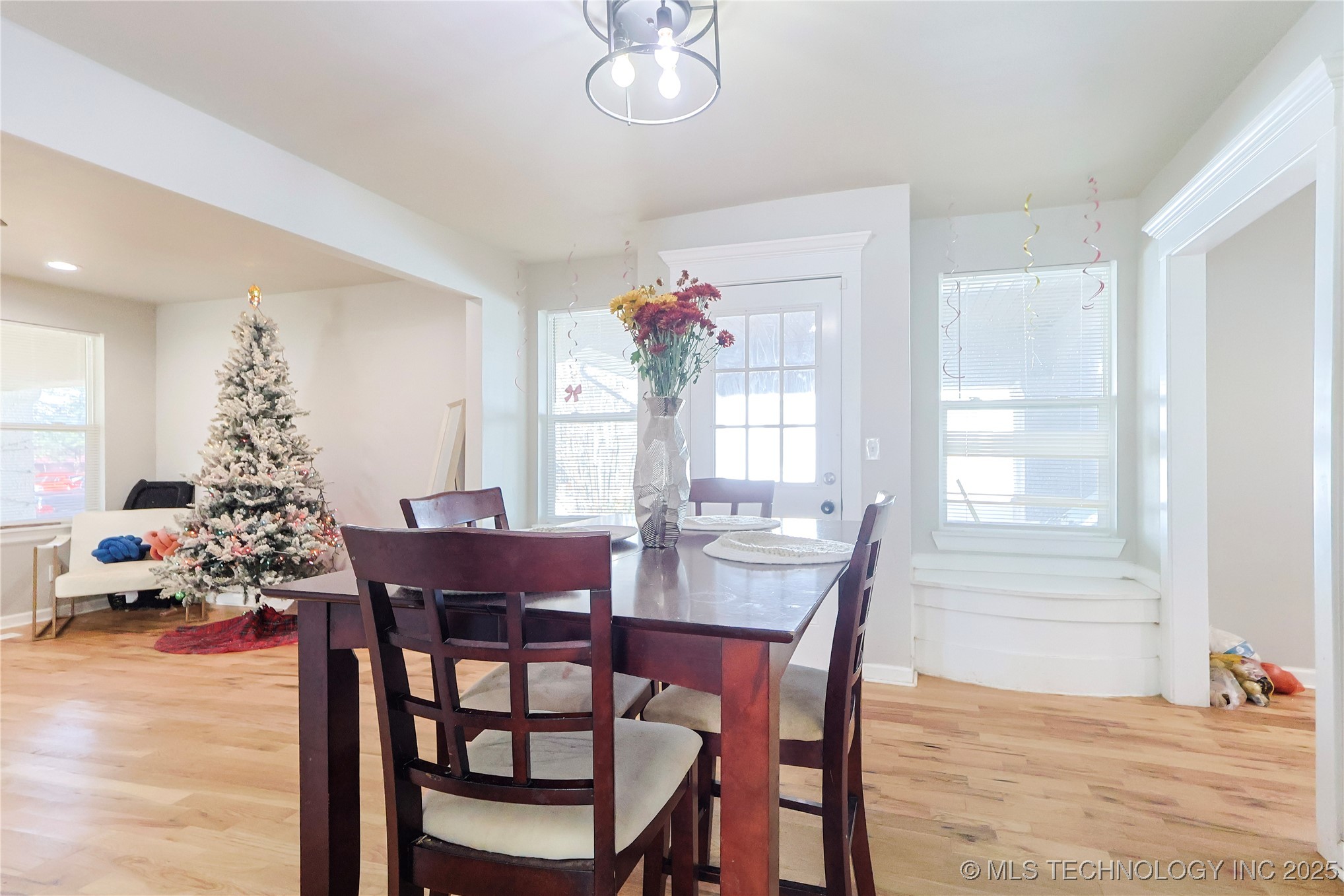 1320 S Keeler Avenue Property Photo 10