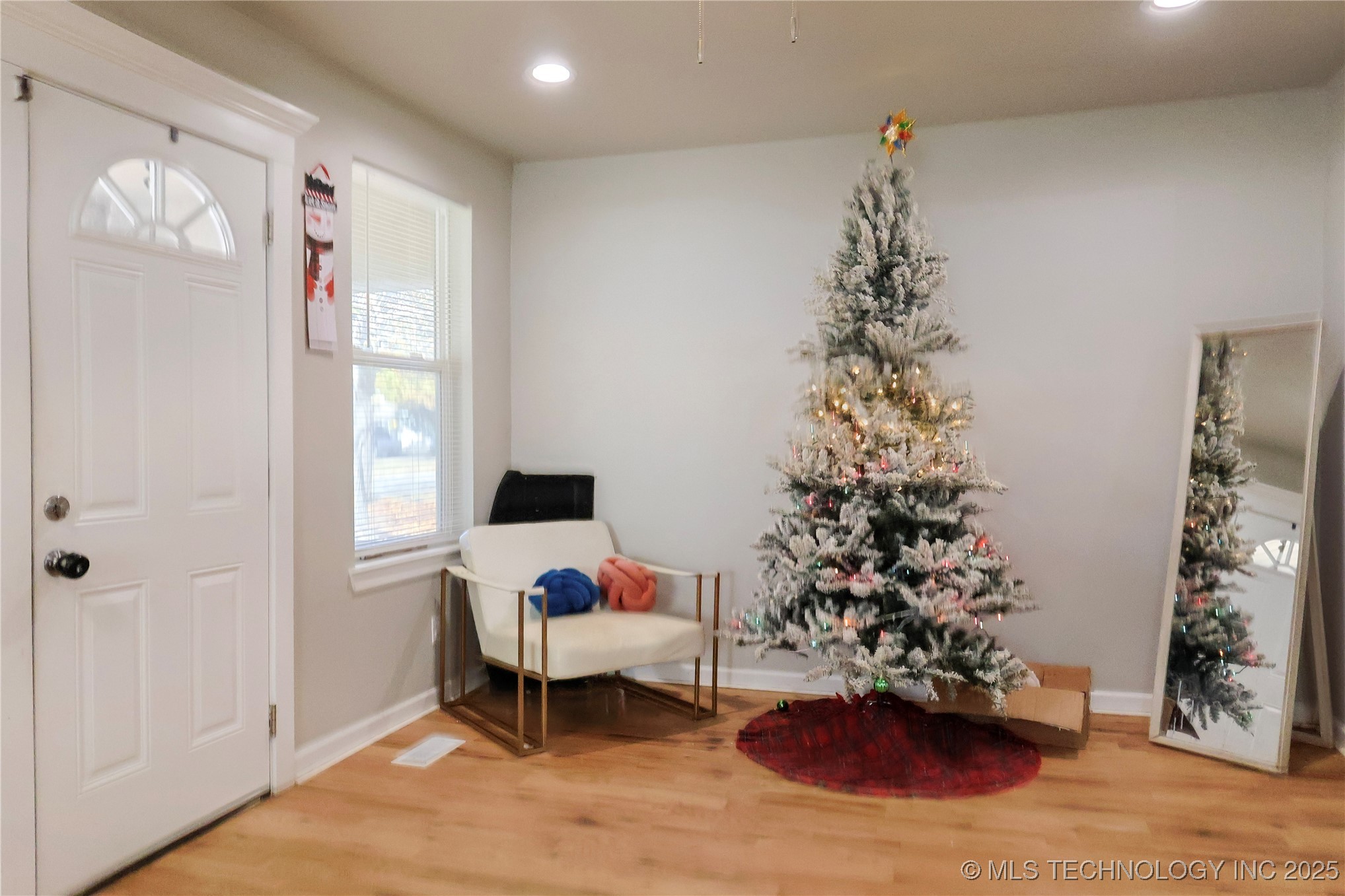 1320 S Keeler Avenue Property Photo 13