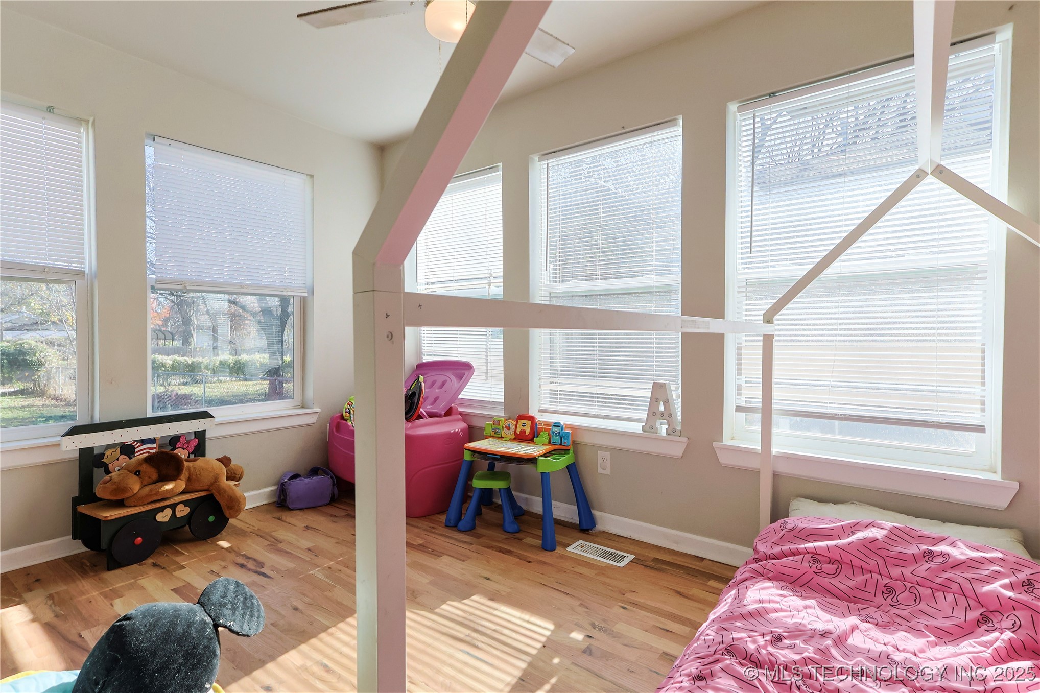 1320 S Keeler Avenue Property Photo 20