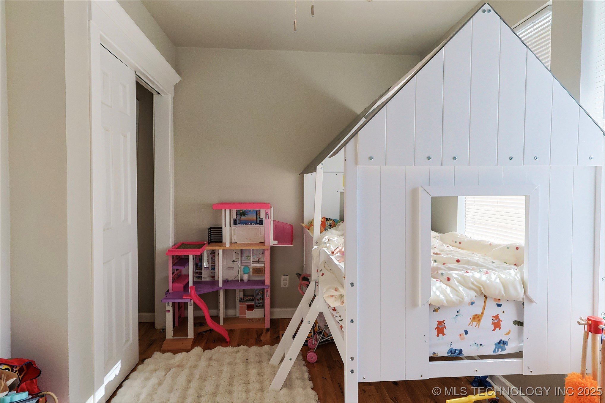 1320 S Keeler Avenue Property Photo 24