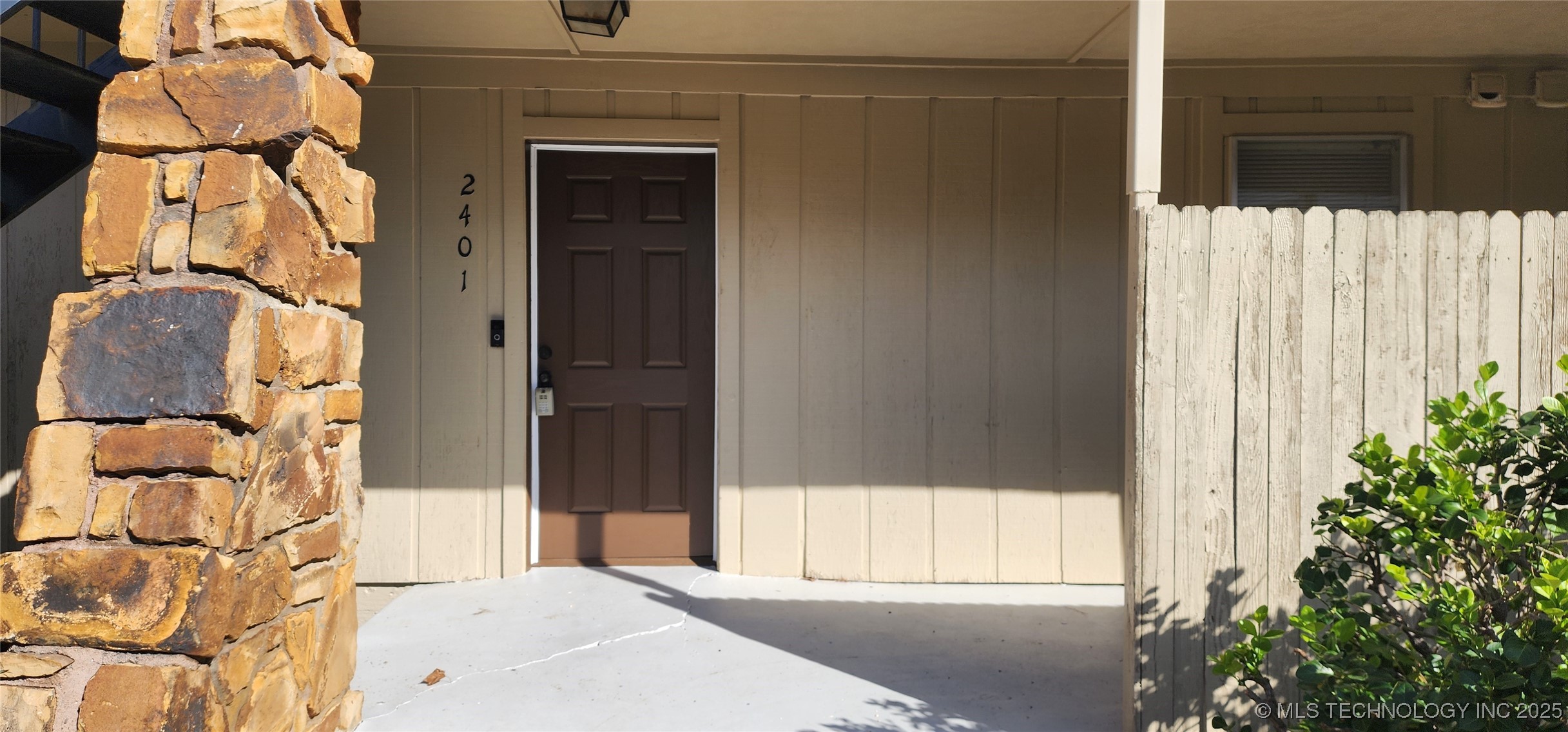 6605 S Zunis Avenue 2401 Property Photo 3