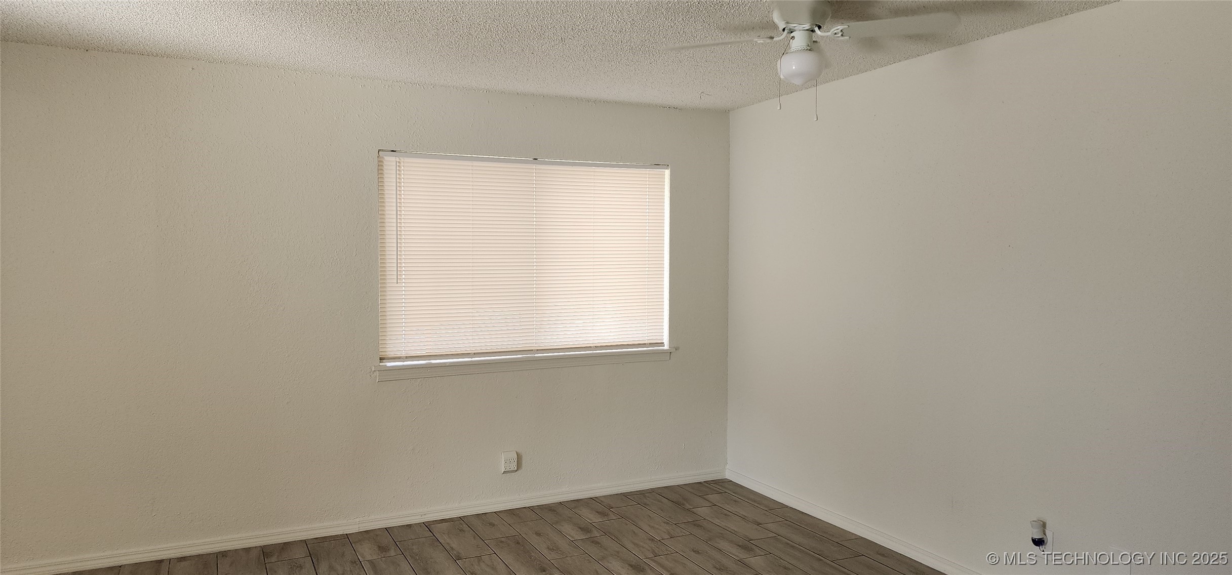 6605 S Zunis Avenue 2401 Property Photo 8