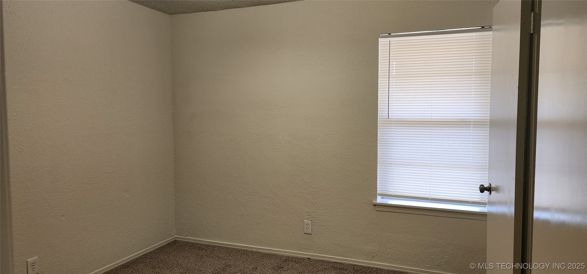 6605 S Zunis Avenue 2401 Property Photo 17