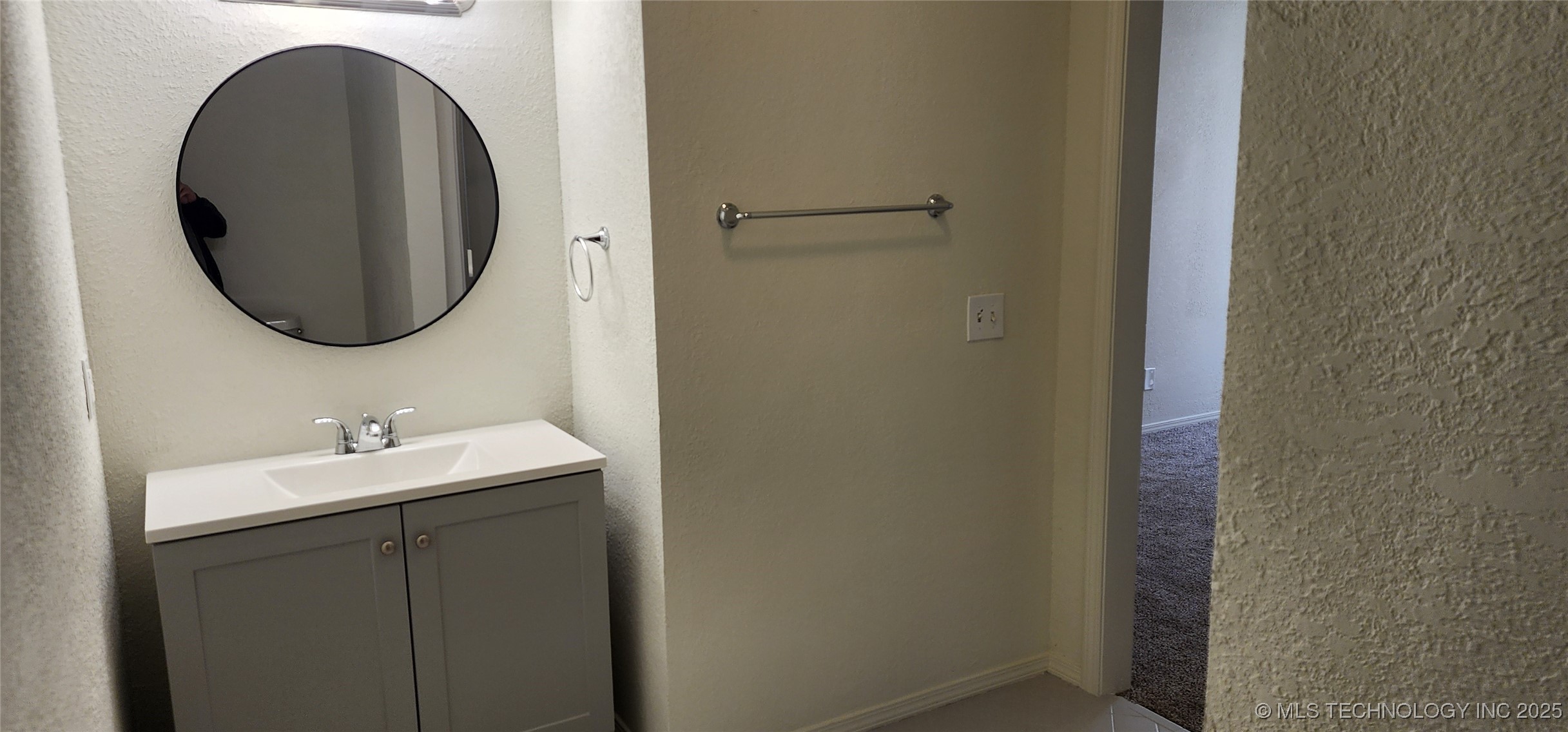 6605 S Zunis Avenue 2401 Property Photo 23