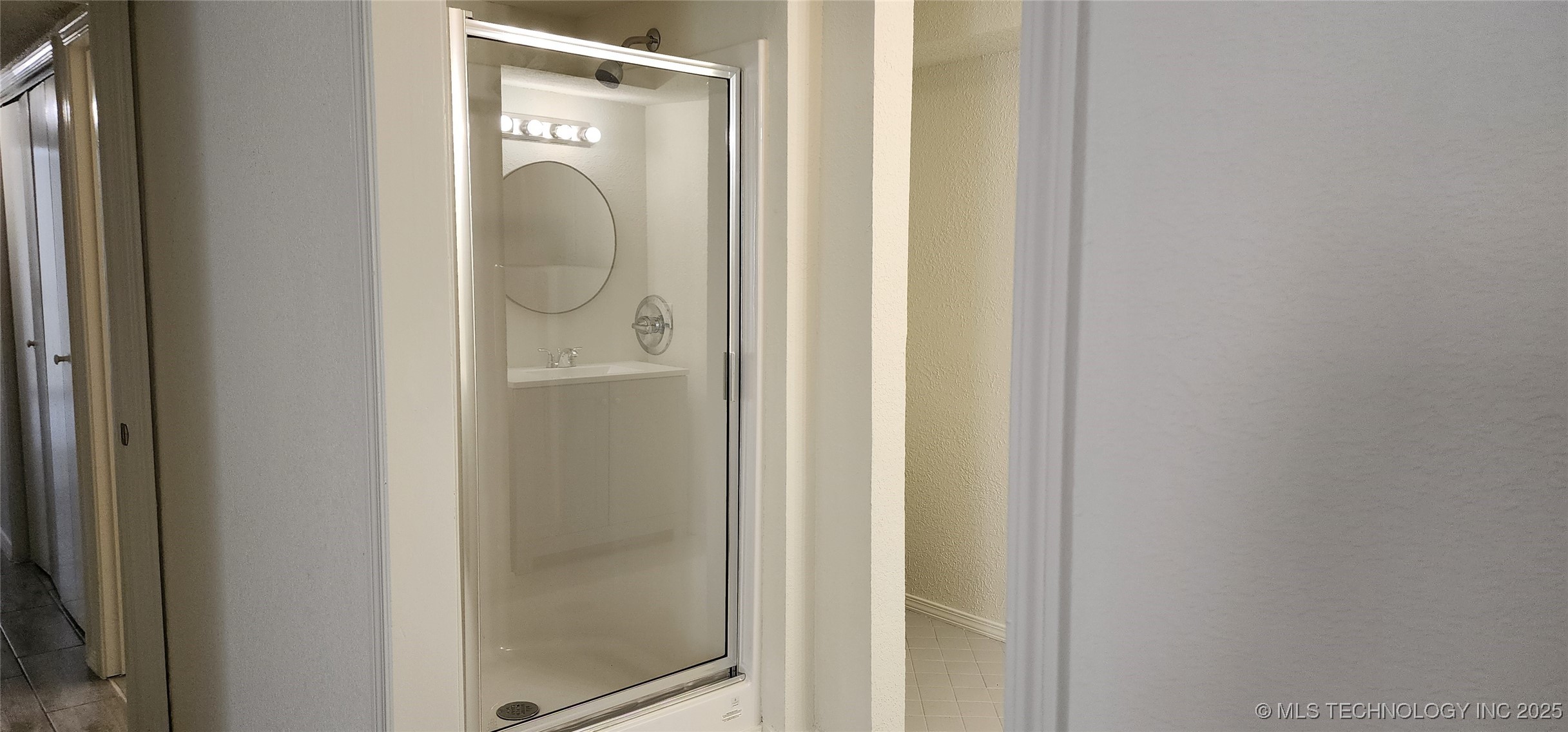 6605 S Zunis Avenue 2401 Property Photo 25