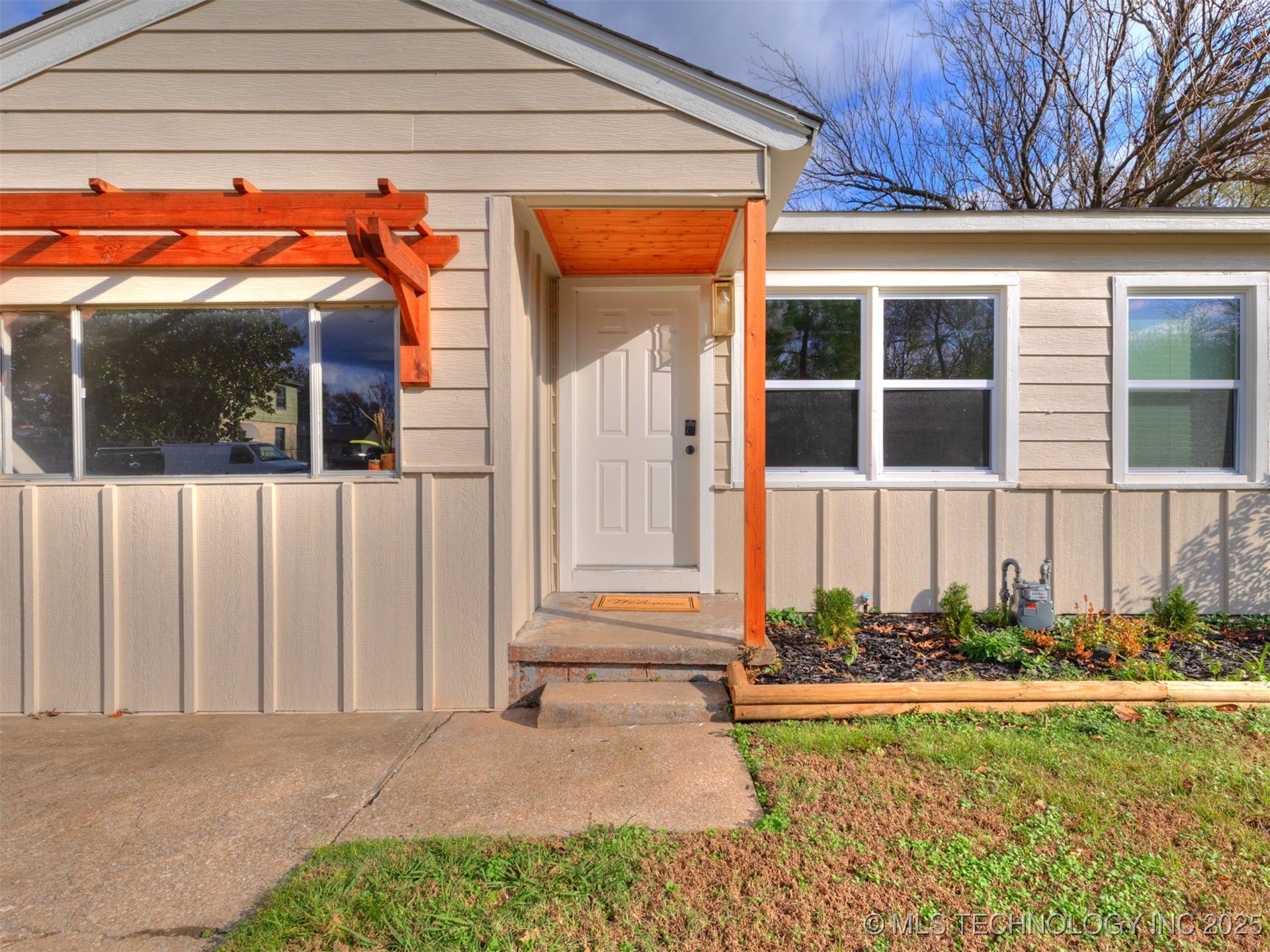 227 S Toledo Avenue Property Photo 2