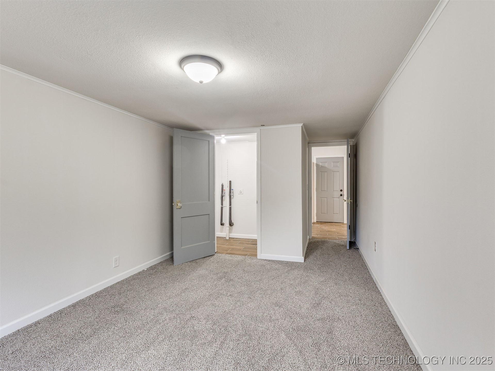 227 S Toledo Avenue Property Photo 16