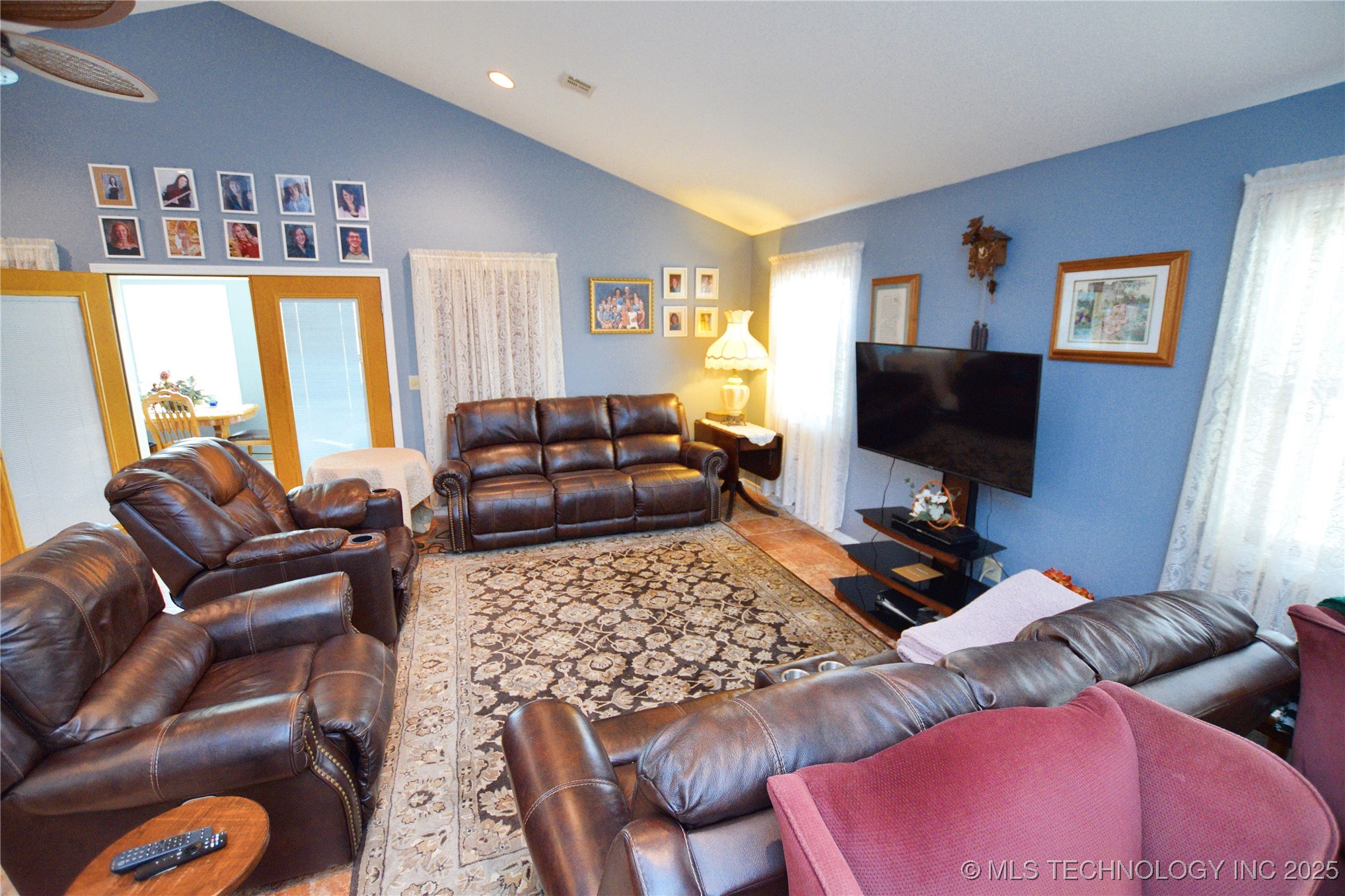 22021 E 780 Road Property Photo 2