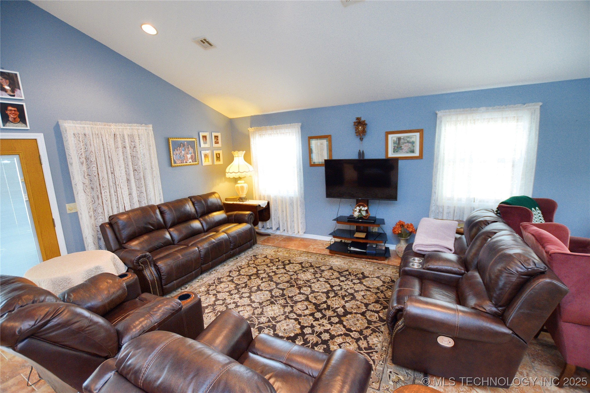 22021 E 780 Road Property Photo 4