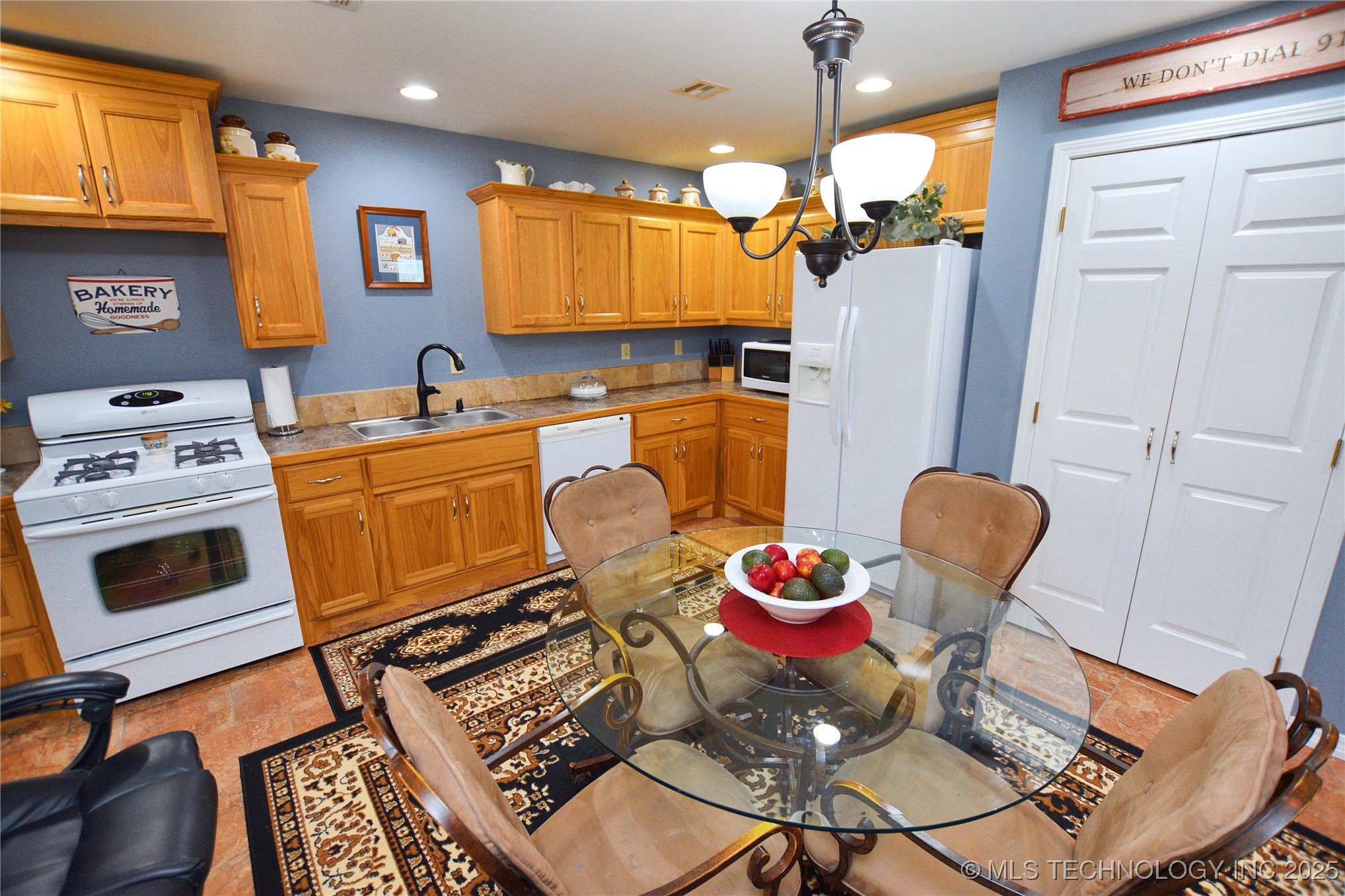 22021 E 780 Road Property Photo 7