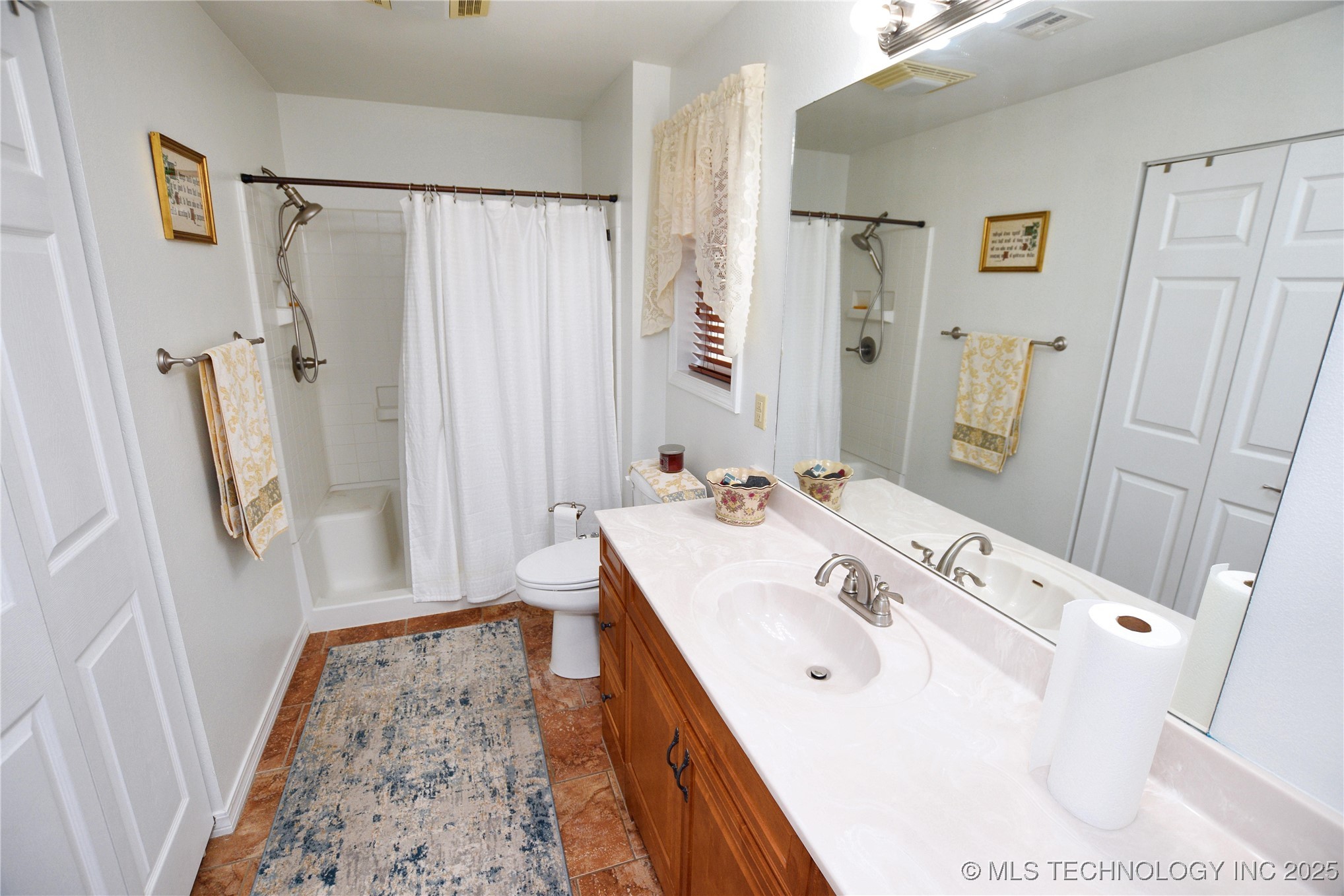 22021 E 780 Road Property Photo 8