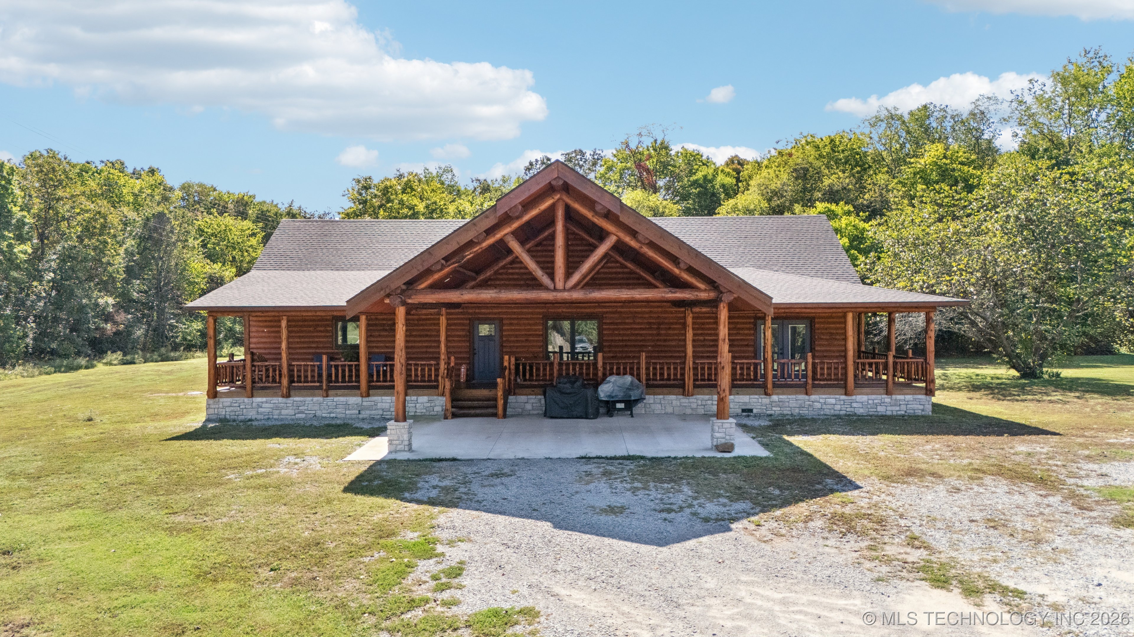 10080 E 420 Road Property Photo 1