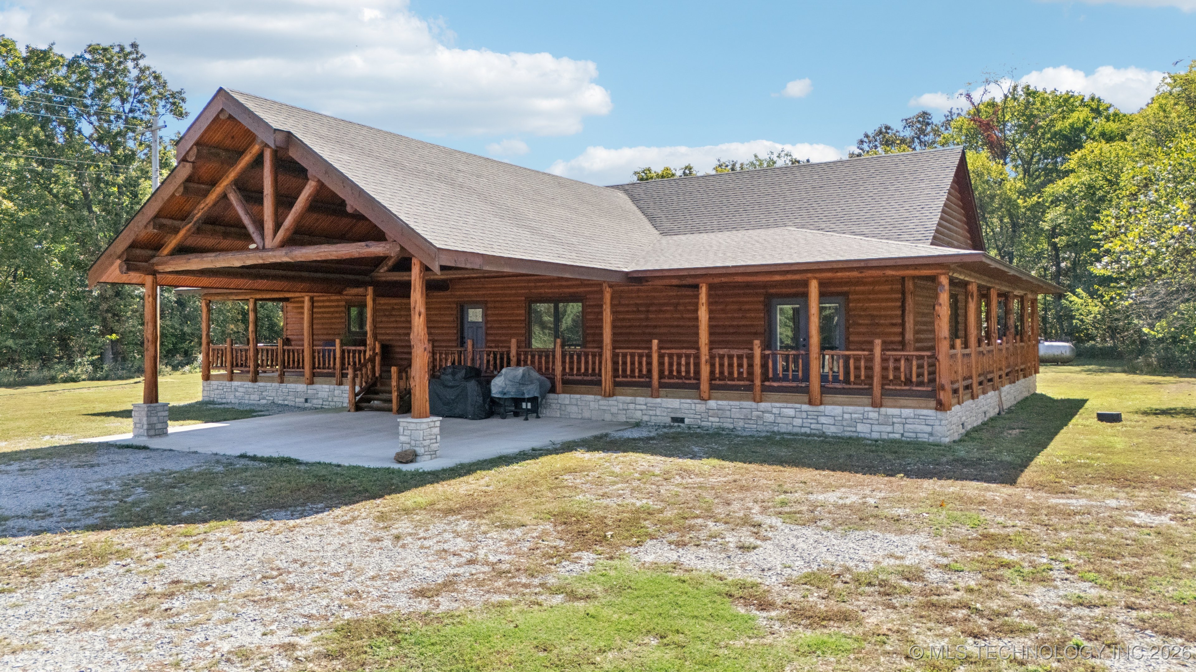 10080 E 420 Road Property Photo 3