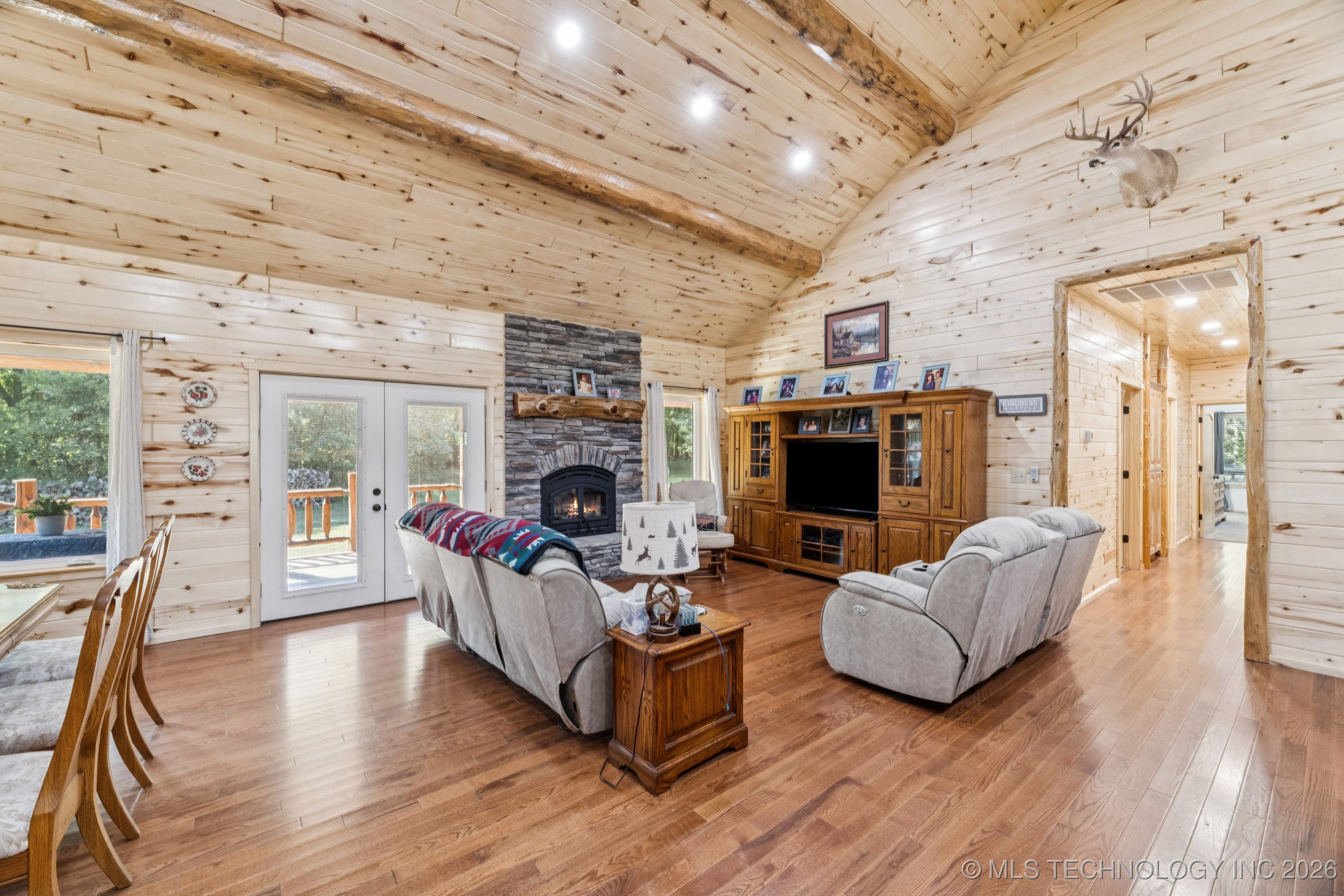 10080 E 420 Road Property Photo 6