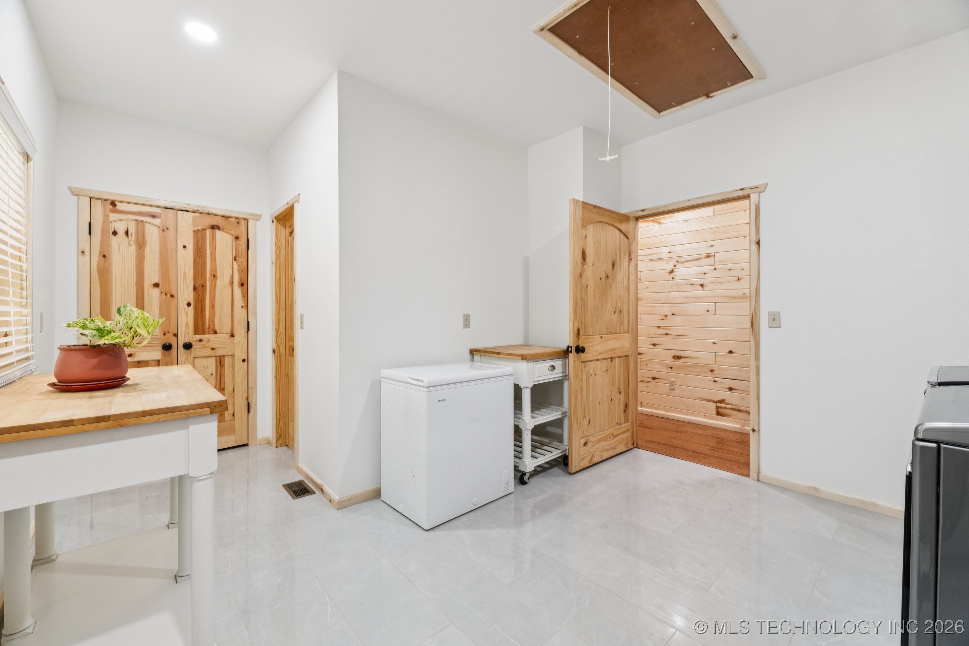 10080 E 420 Road Property Photo 28