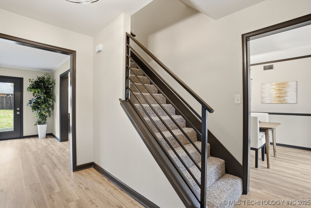 6777 S 71st East Avenue Property Photo 6