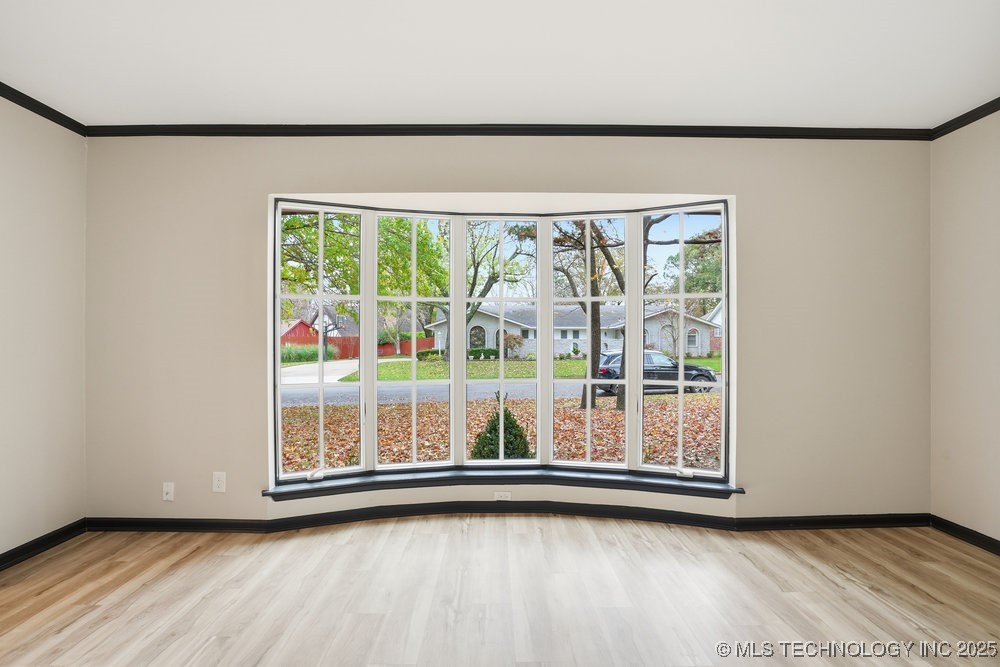 6777 S 71st East Avenue Property Photo 9