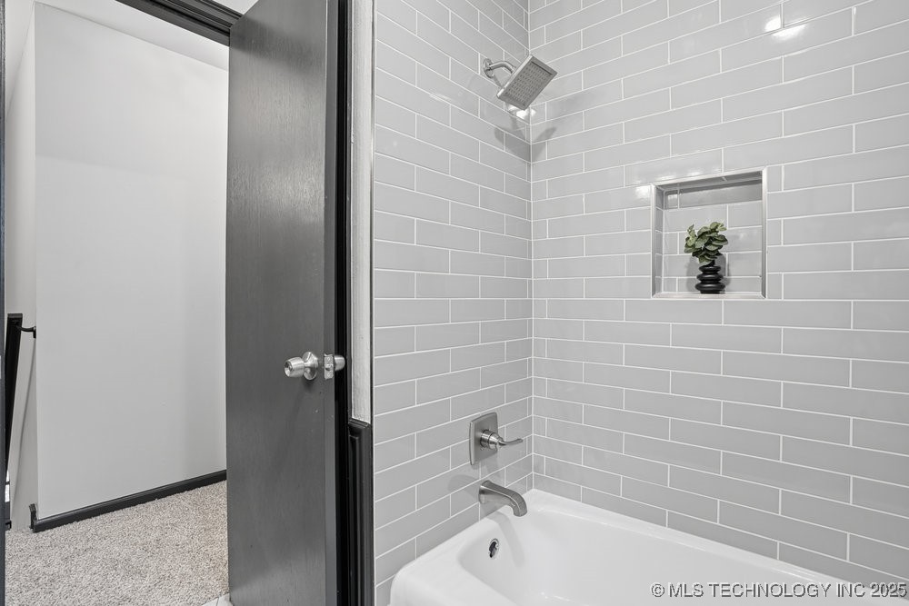 6777 S 71st East Avenue Property Photo 35