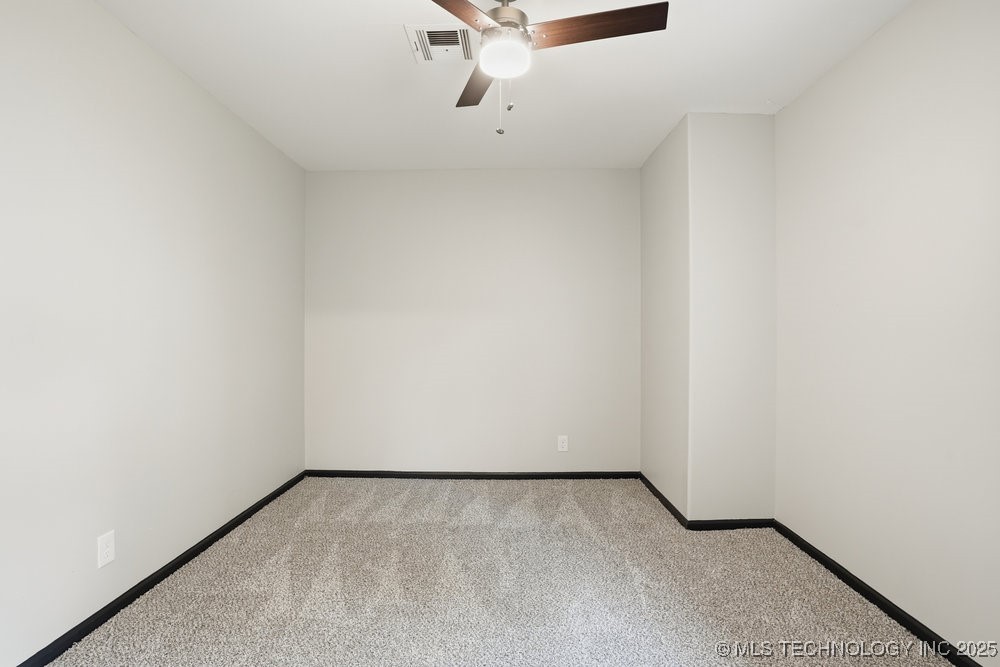 6777 S 71st East Avenue Property Photo 36