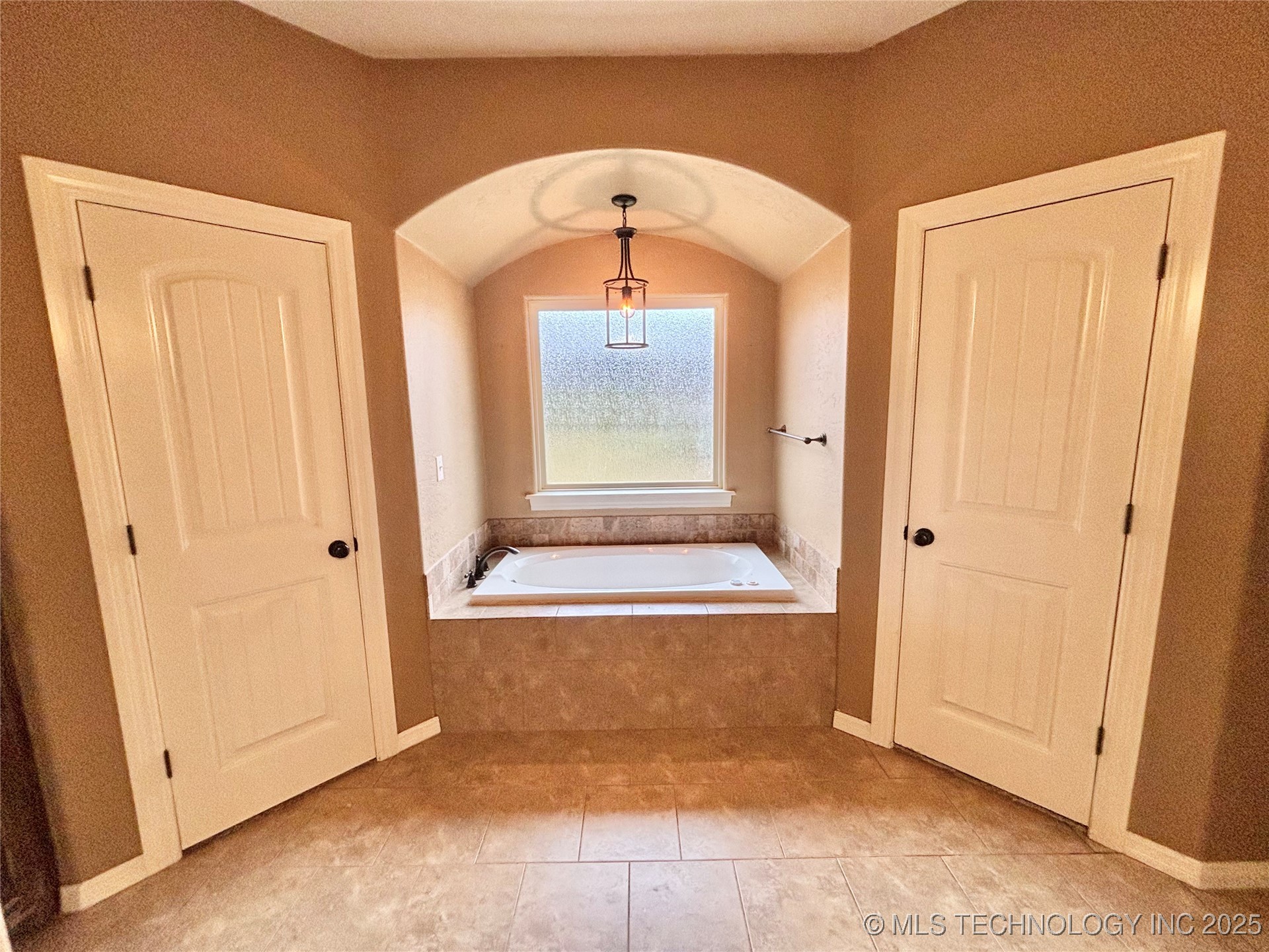 1714 E Old Military Road Property Photo 21