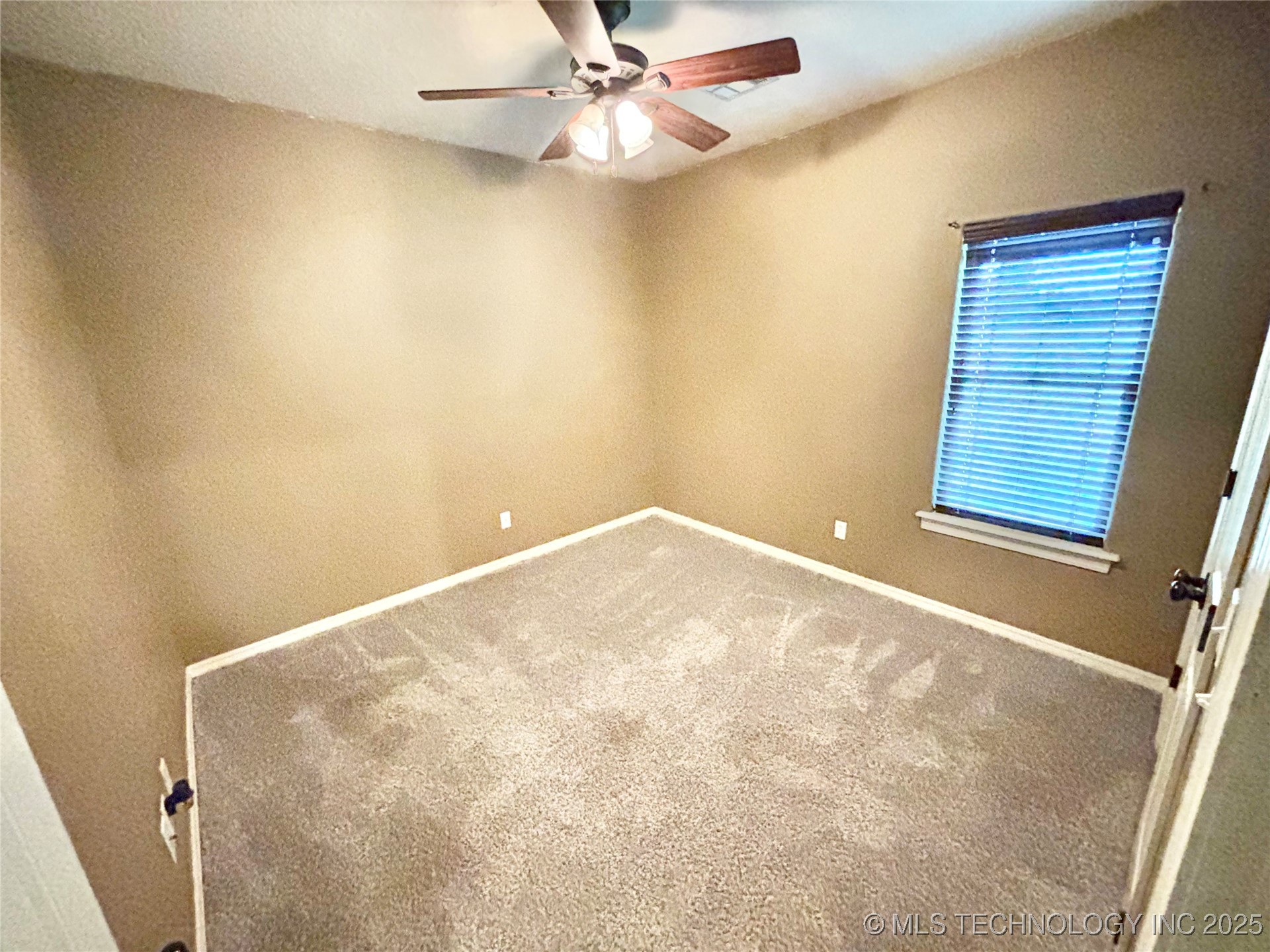 1714 E Old Military Road Property Photo 32