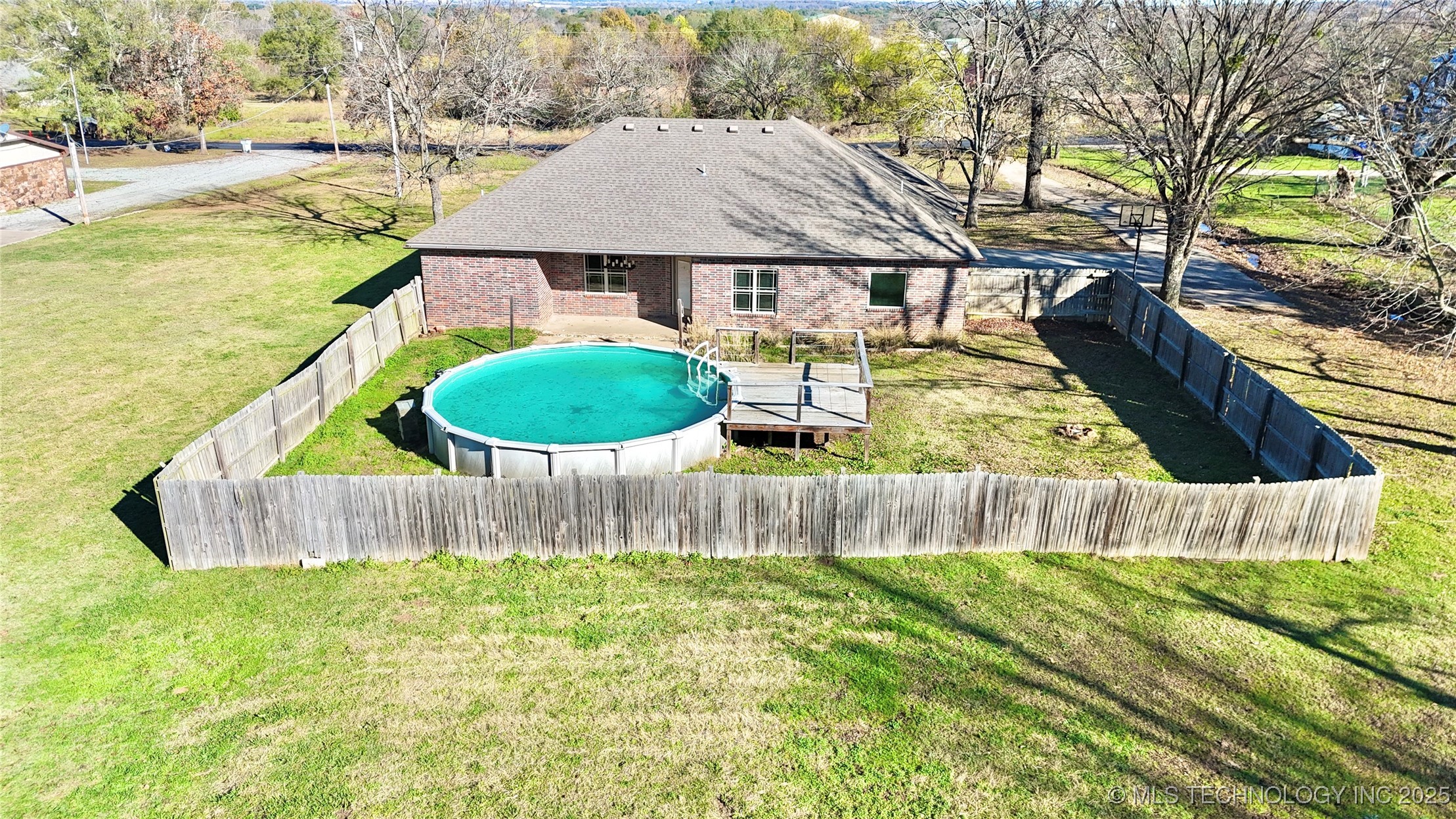 1714 E Old Military Road Property Photo 39