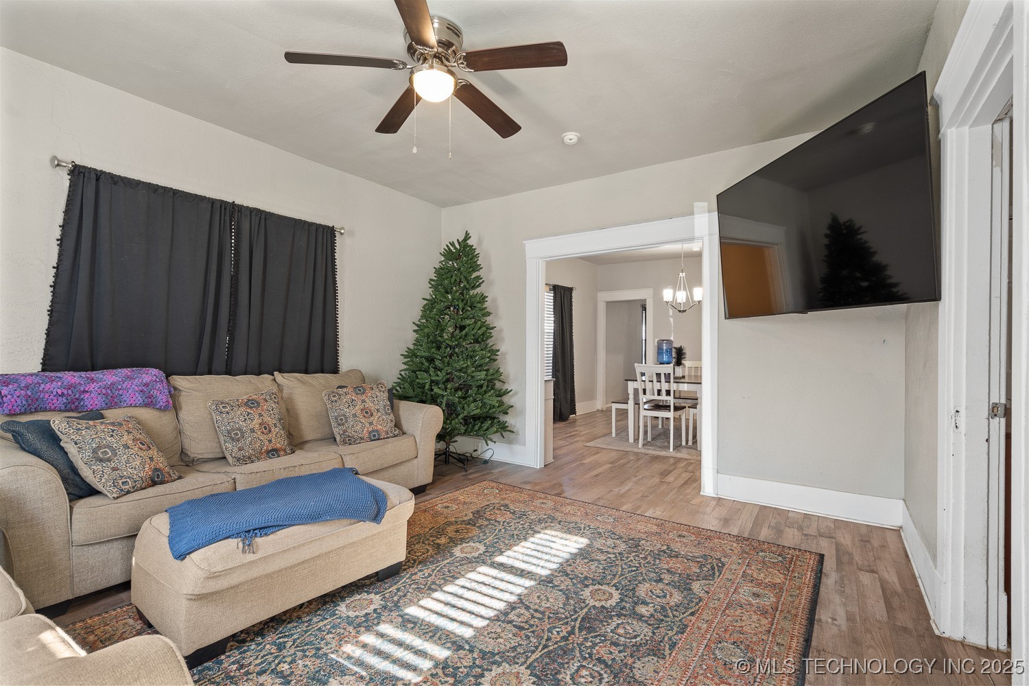 511 2nd Street Property Photo 3