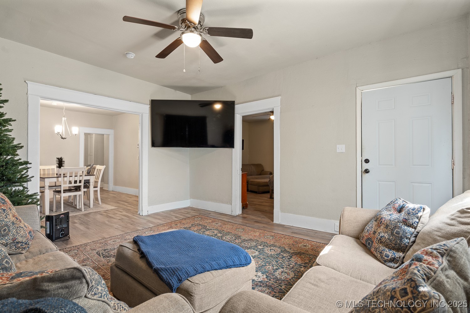 511 2nd Street Property Photo 6