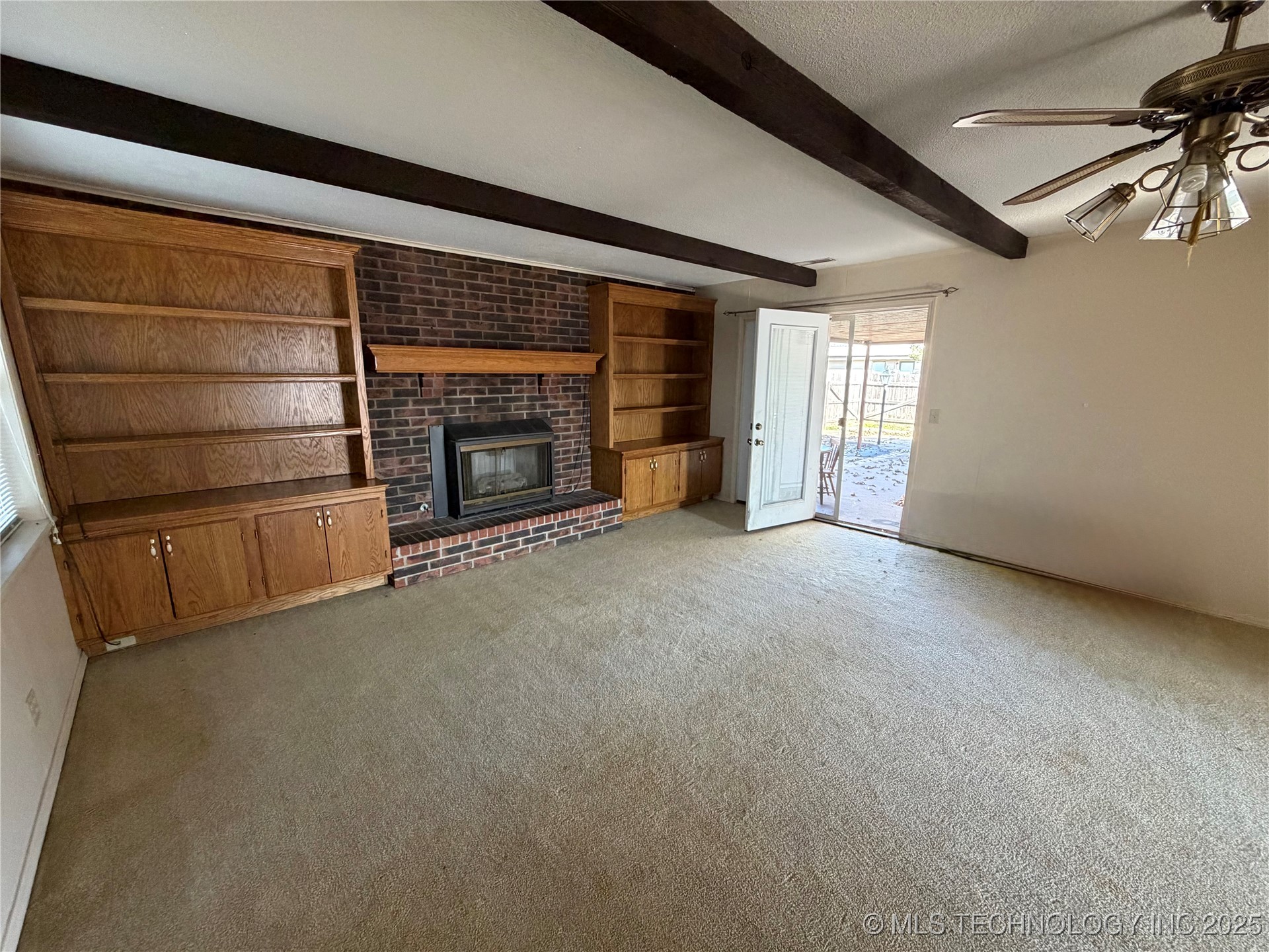 110 W 8th Street Property Photo 4