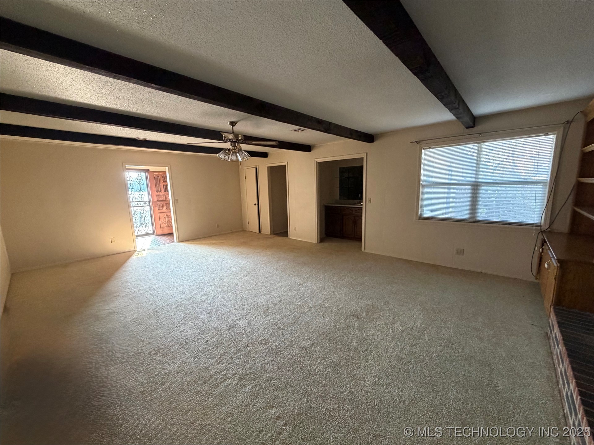 110 W 8th Street Property Photo 5