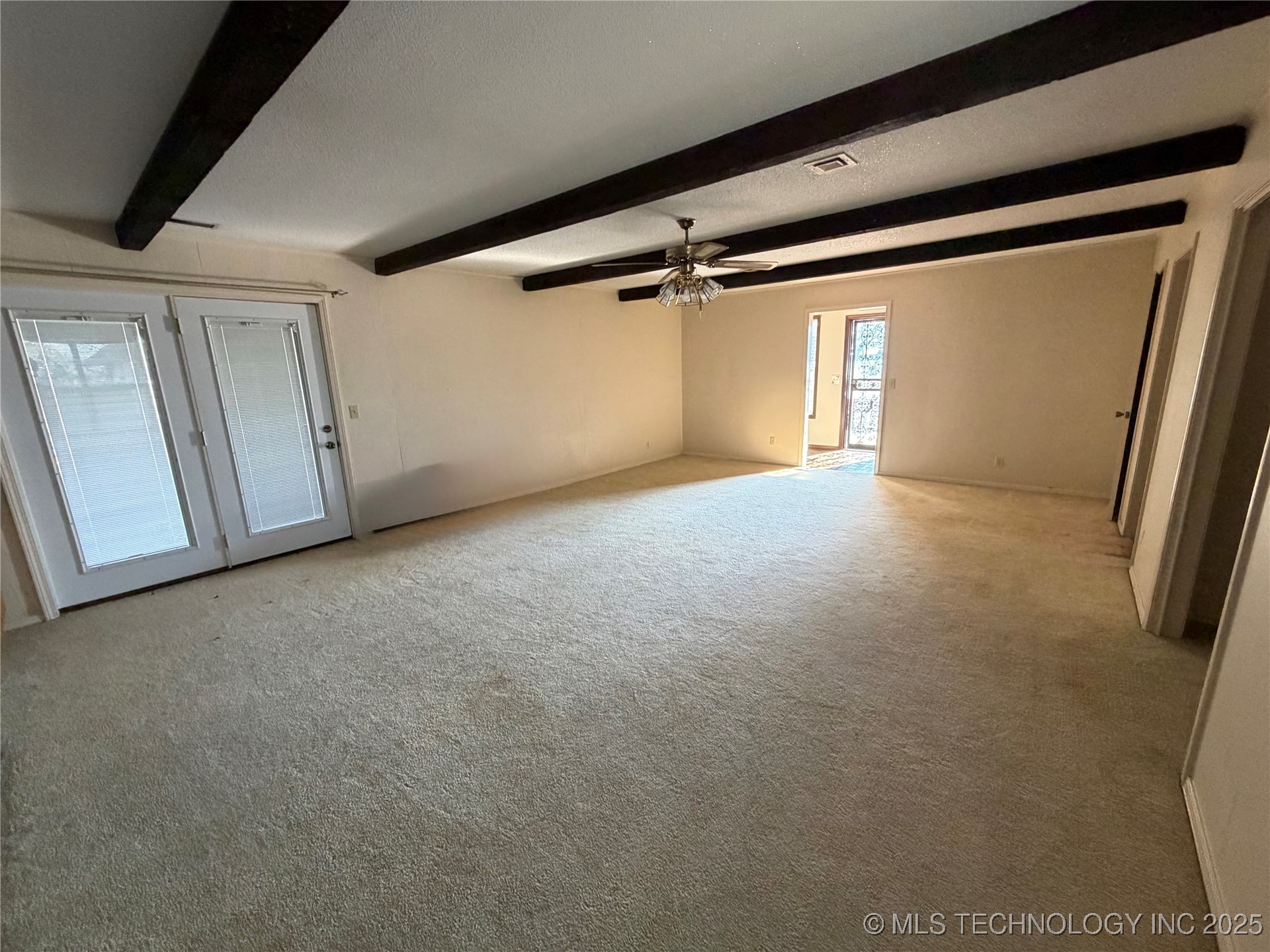 110 W 8th Street Property Photo 9