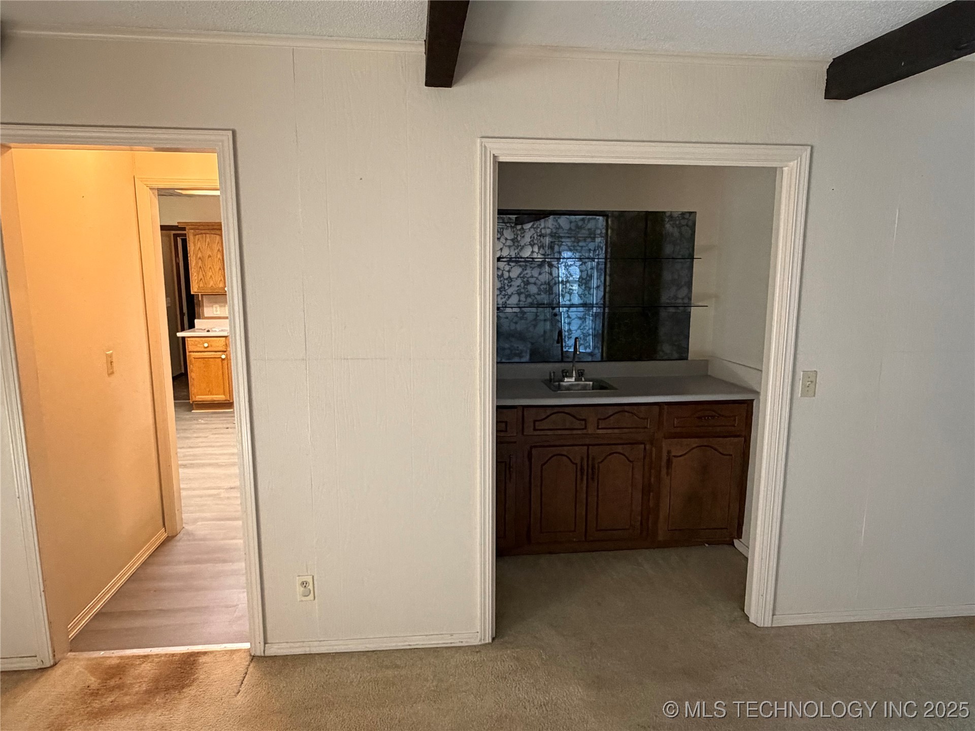 110 W 8th Street Property Photo 10