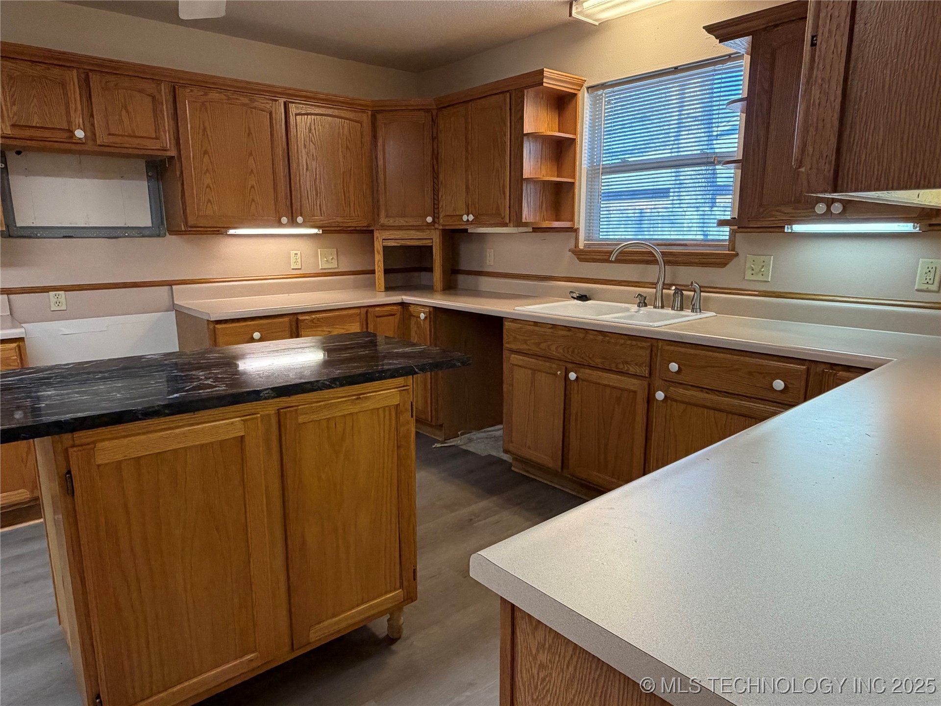 110 W 8th Street Property Photo 12