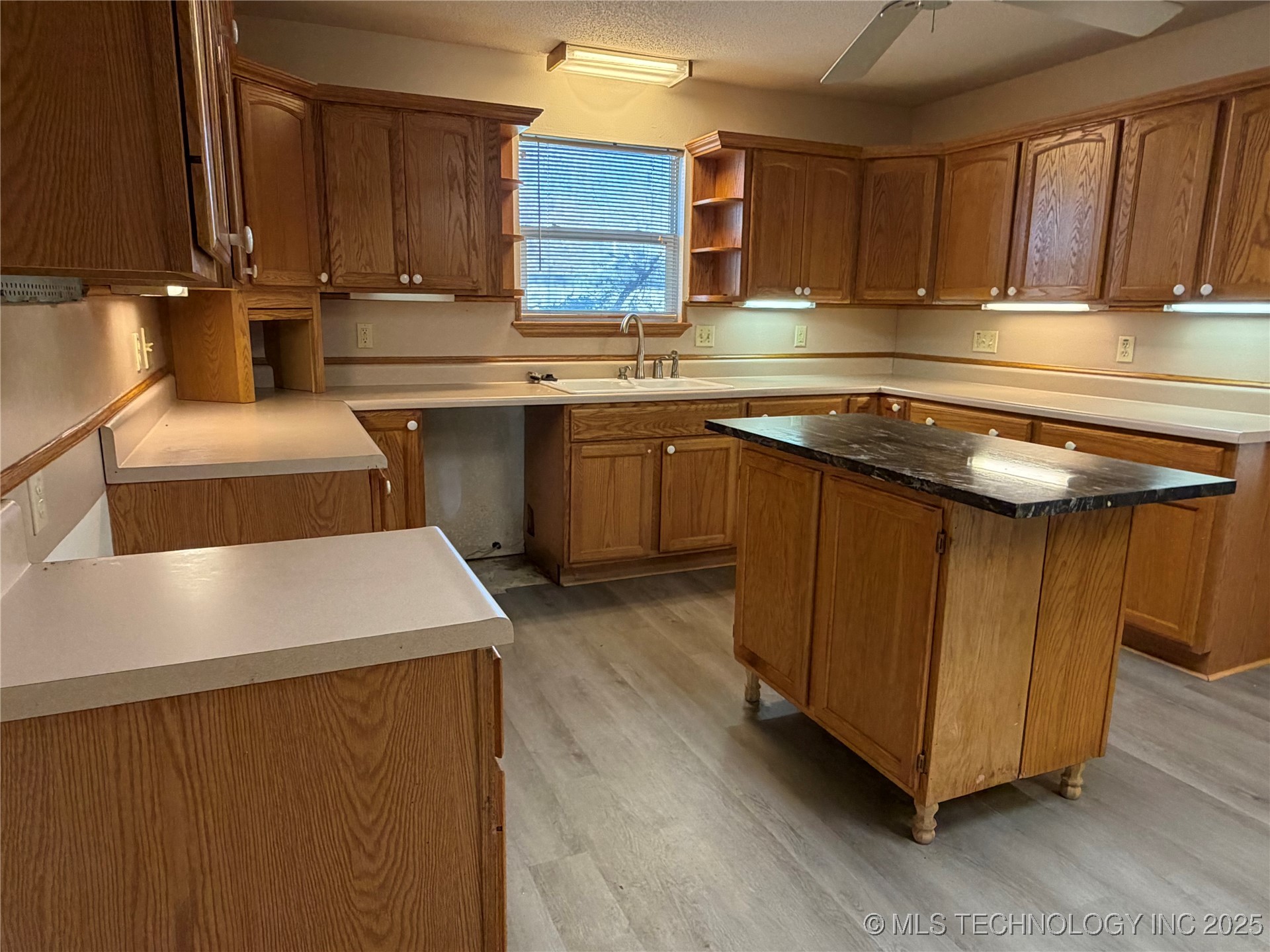 110 W 8th Street Property Photo 15