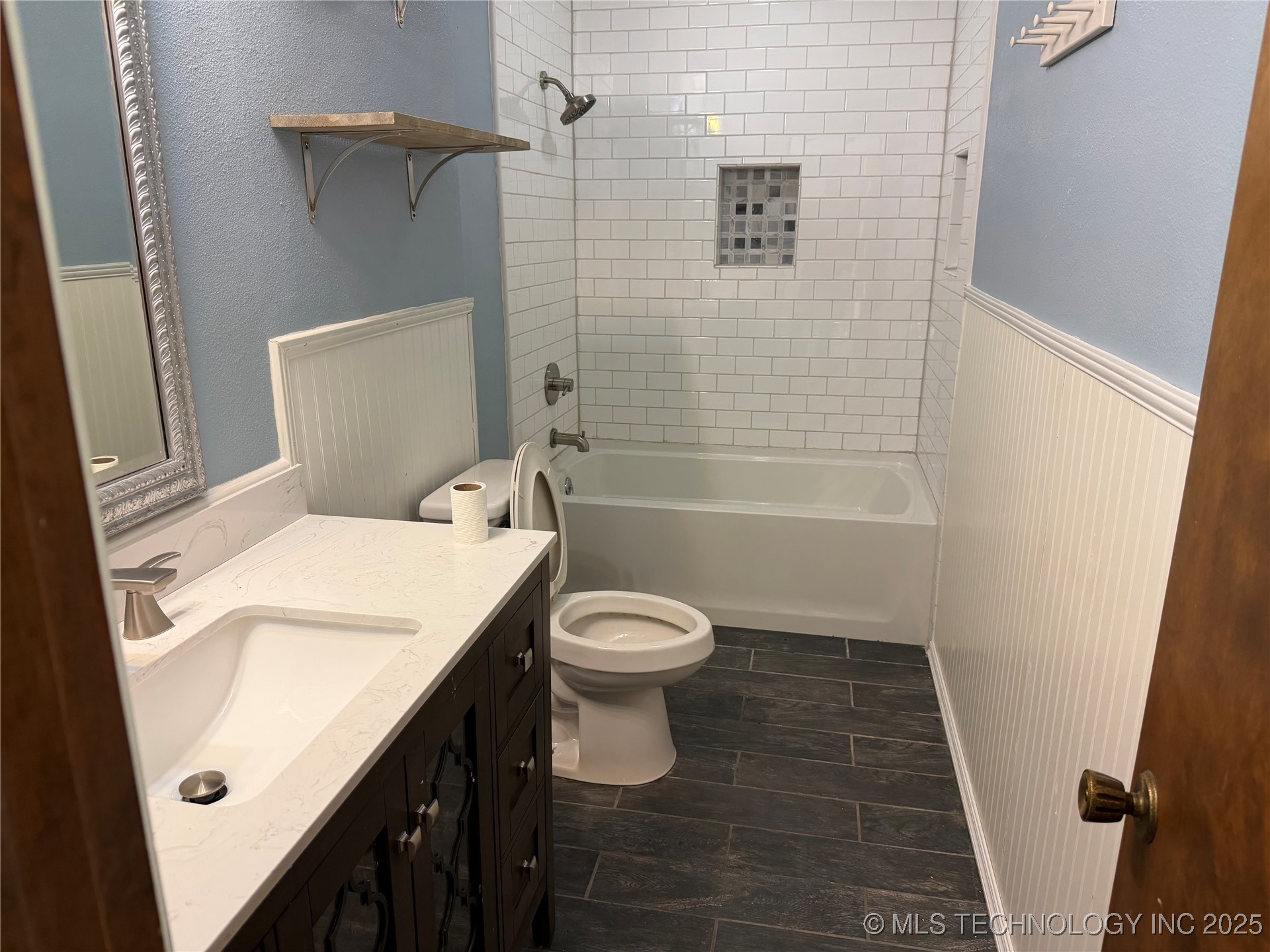 110 W 8th Street Property Photo 33