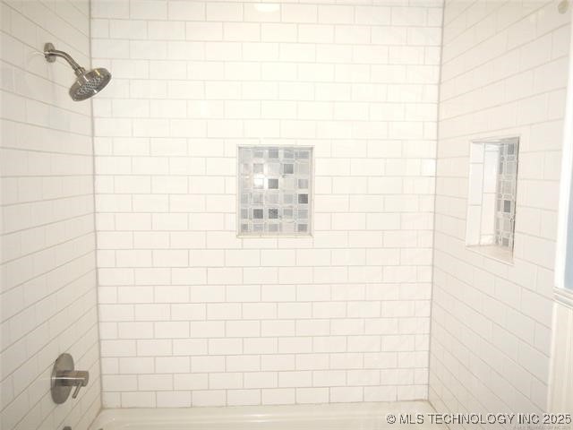 110 W 8th Street Property Photo 35