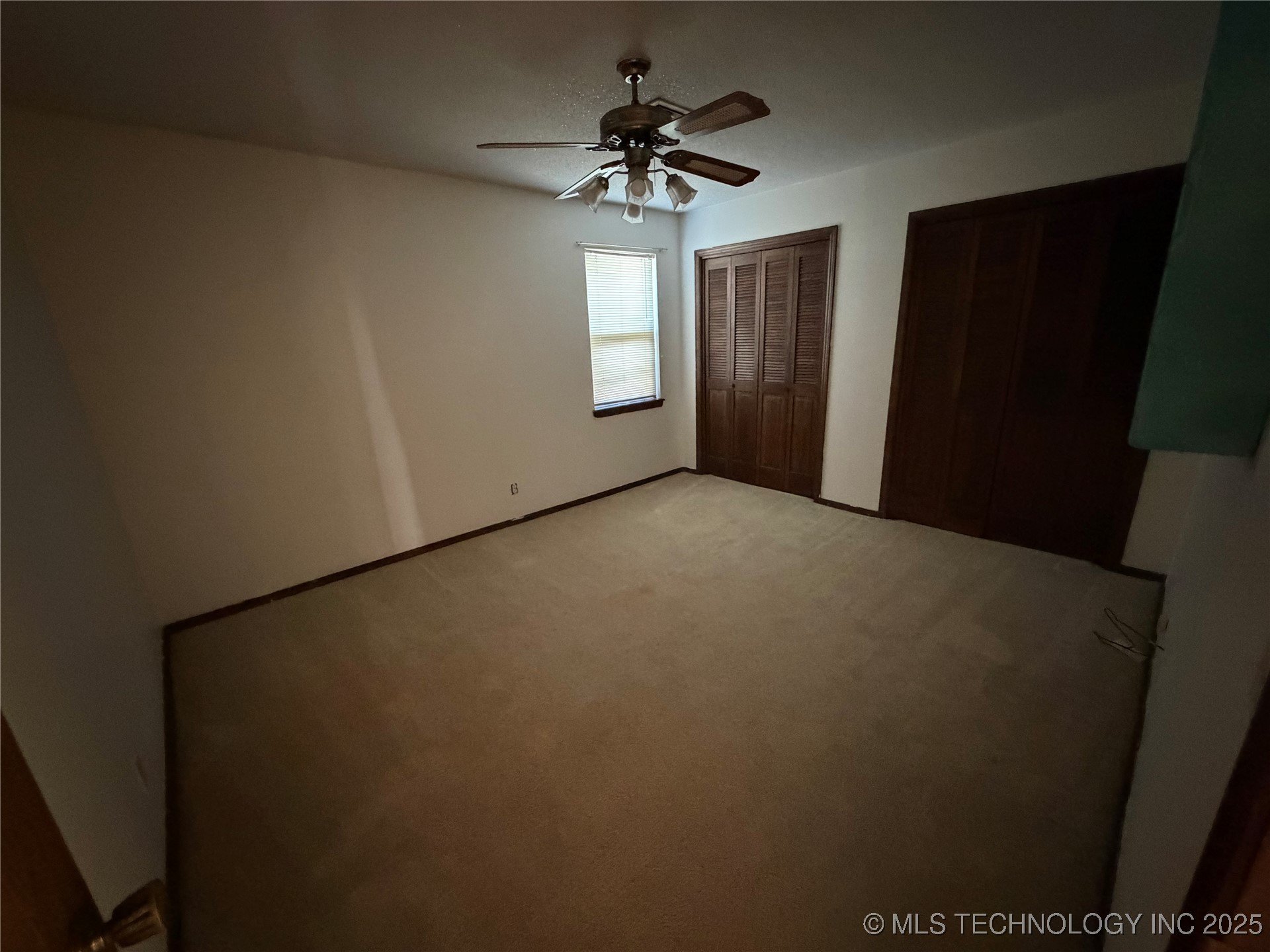 110 W 8th Street Property Photo 37