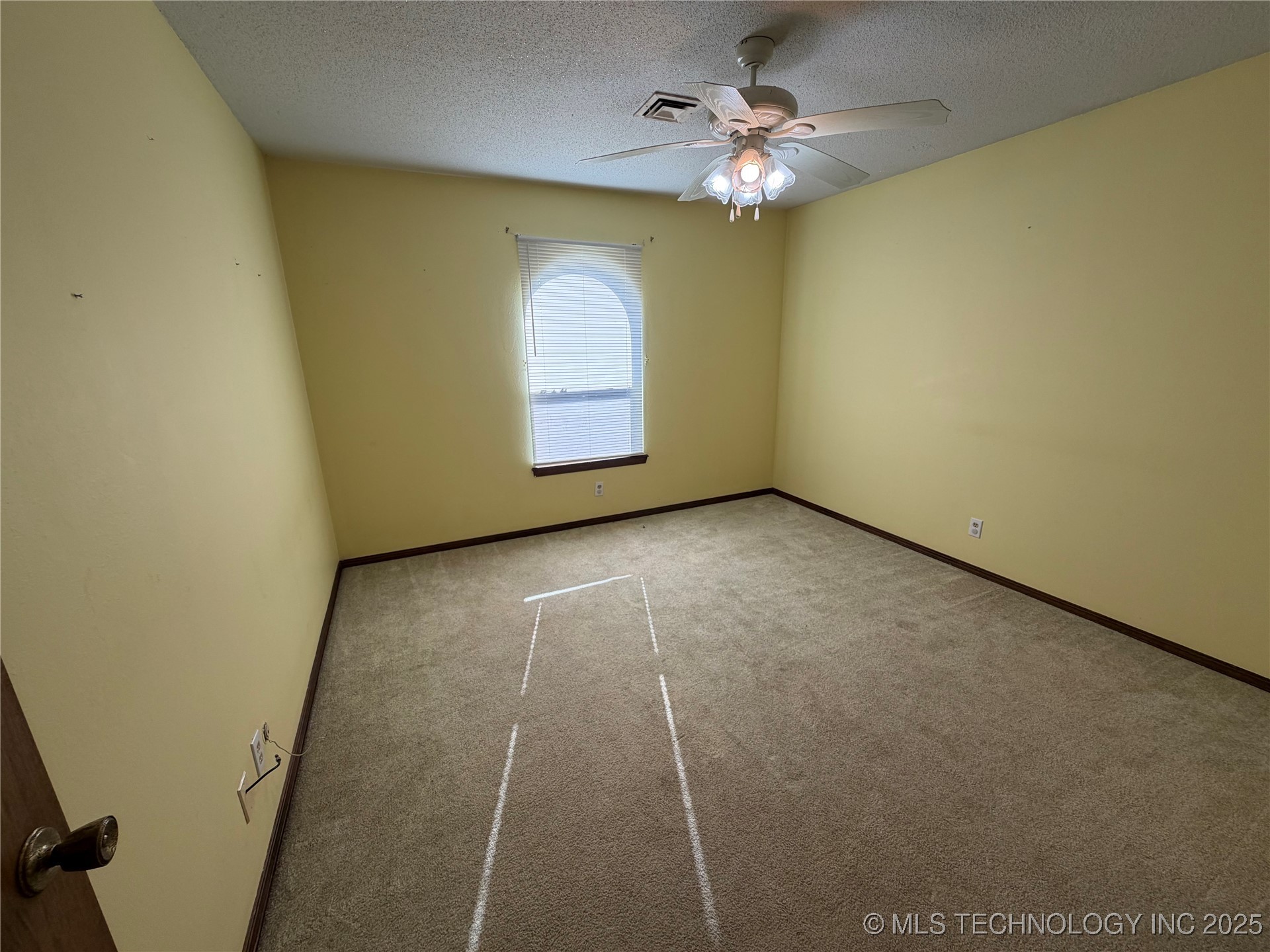 110 W 8th Street Property Photo 38