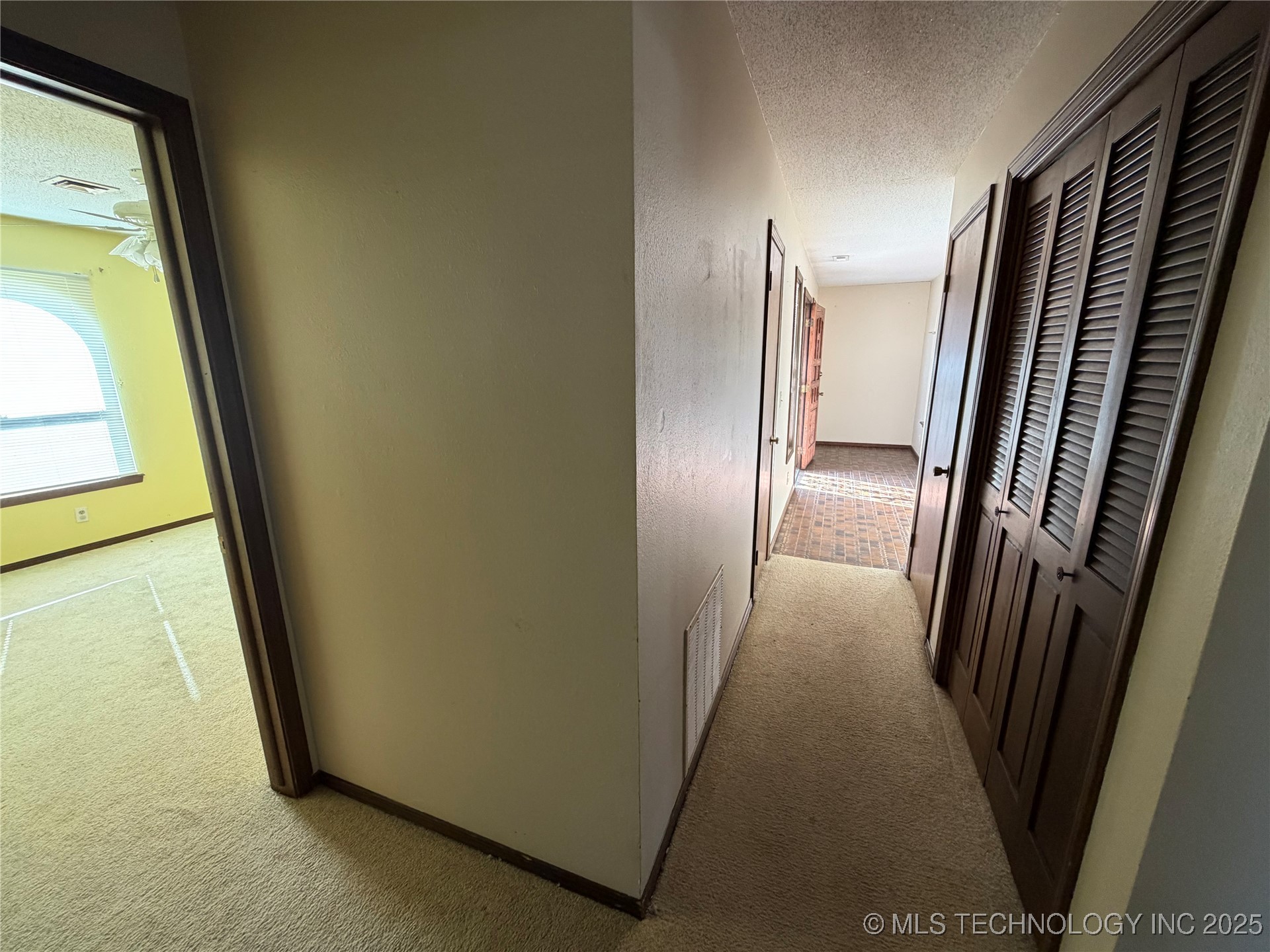 110 W 8th Street Property Photo 40