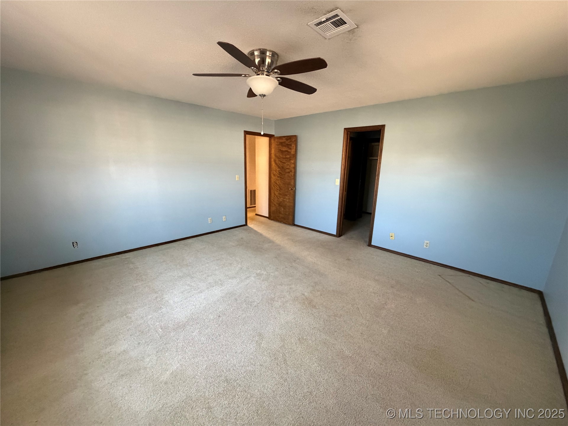 110 W 8th Street Property Photo 42