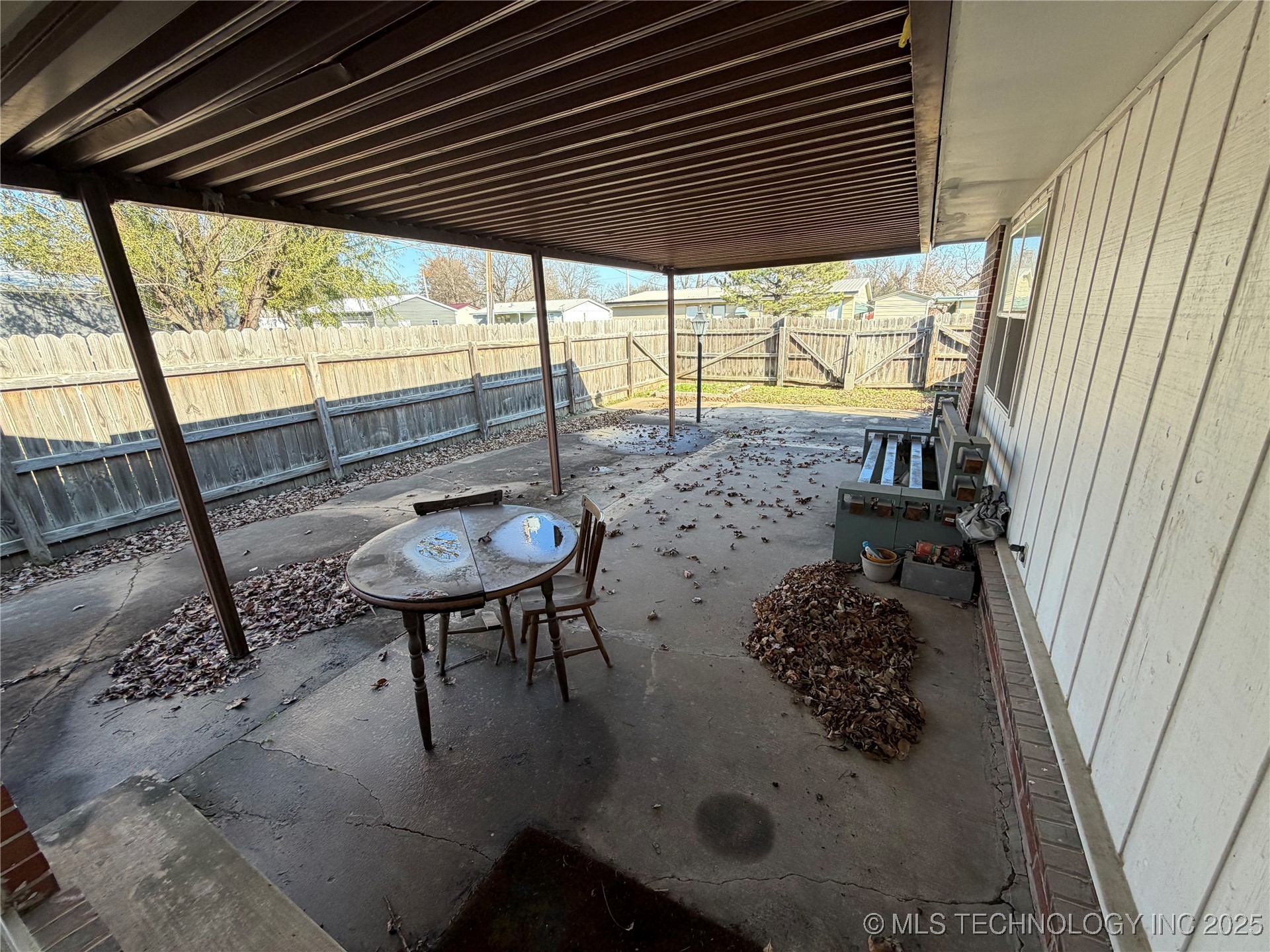 110 W 8th Street Property Photo 45