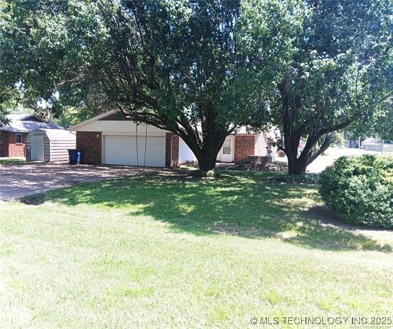 110 W 8th Street Property Photo 52