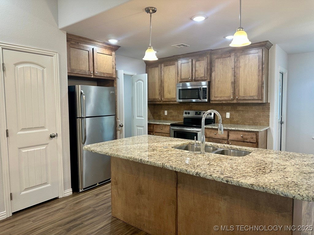 3608 Prairie Crossing Street Property Photo 6