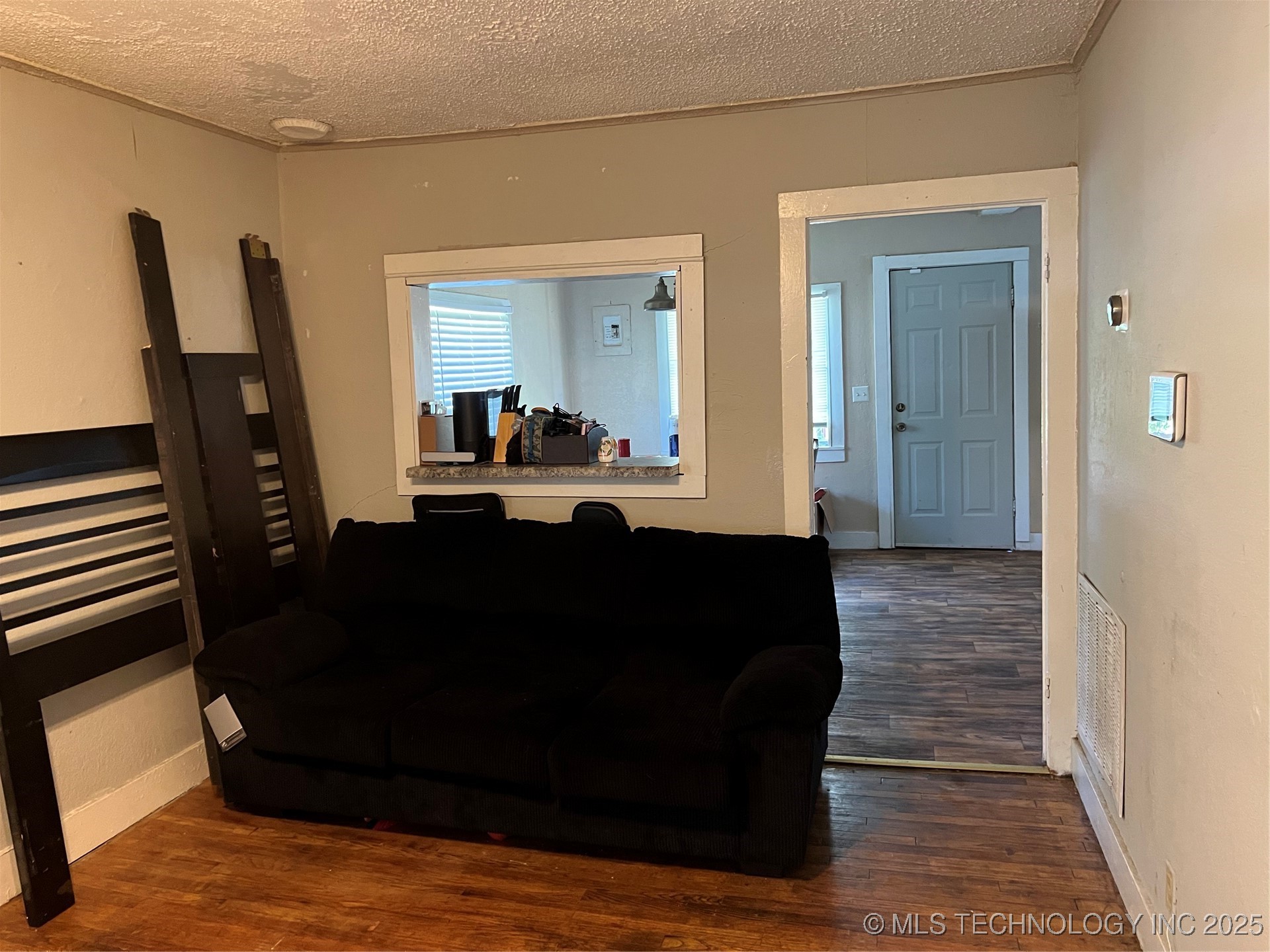 119 E Elmwood Avenue Property Photo 2